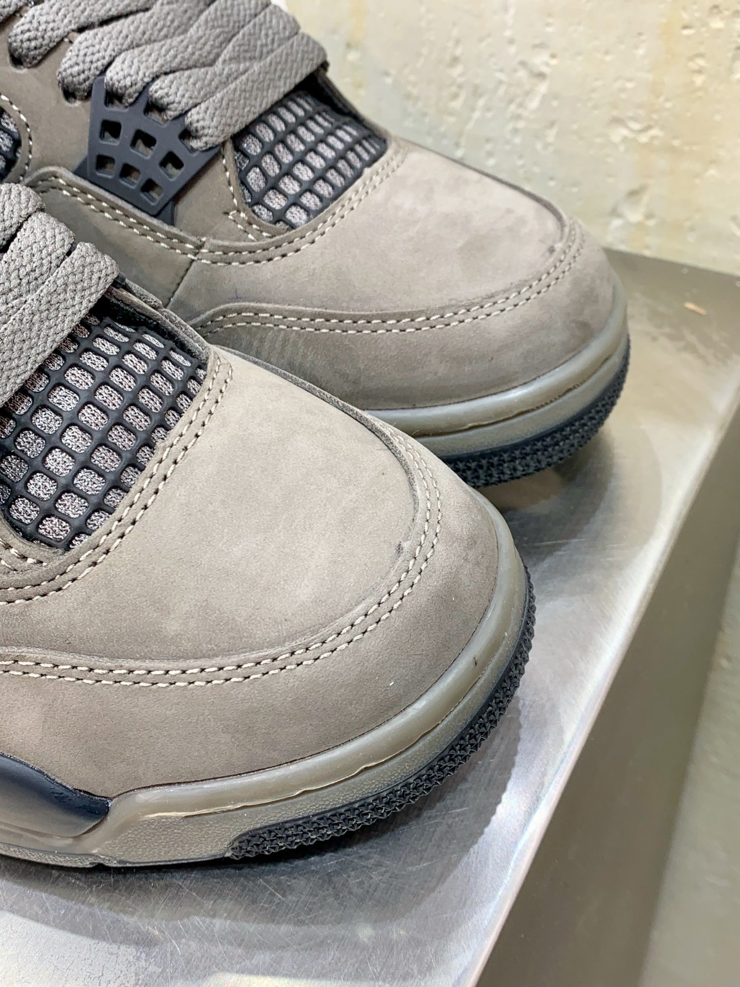 Air Jordan 4 White / Grey main view