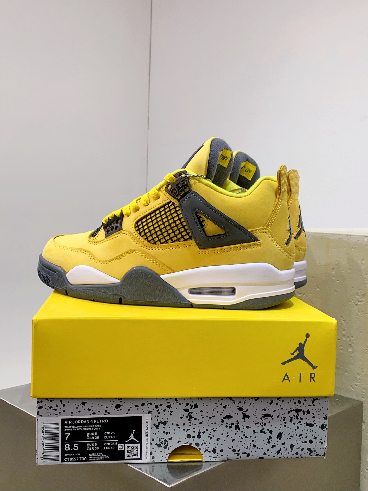 Air Jordan 4 Orange / Grey detail view 4