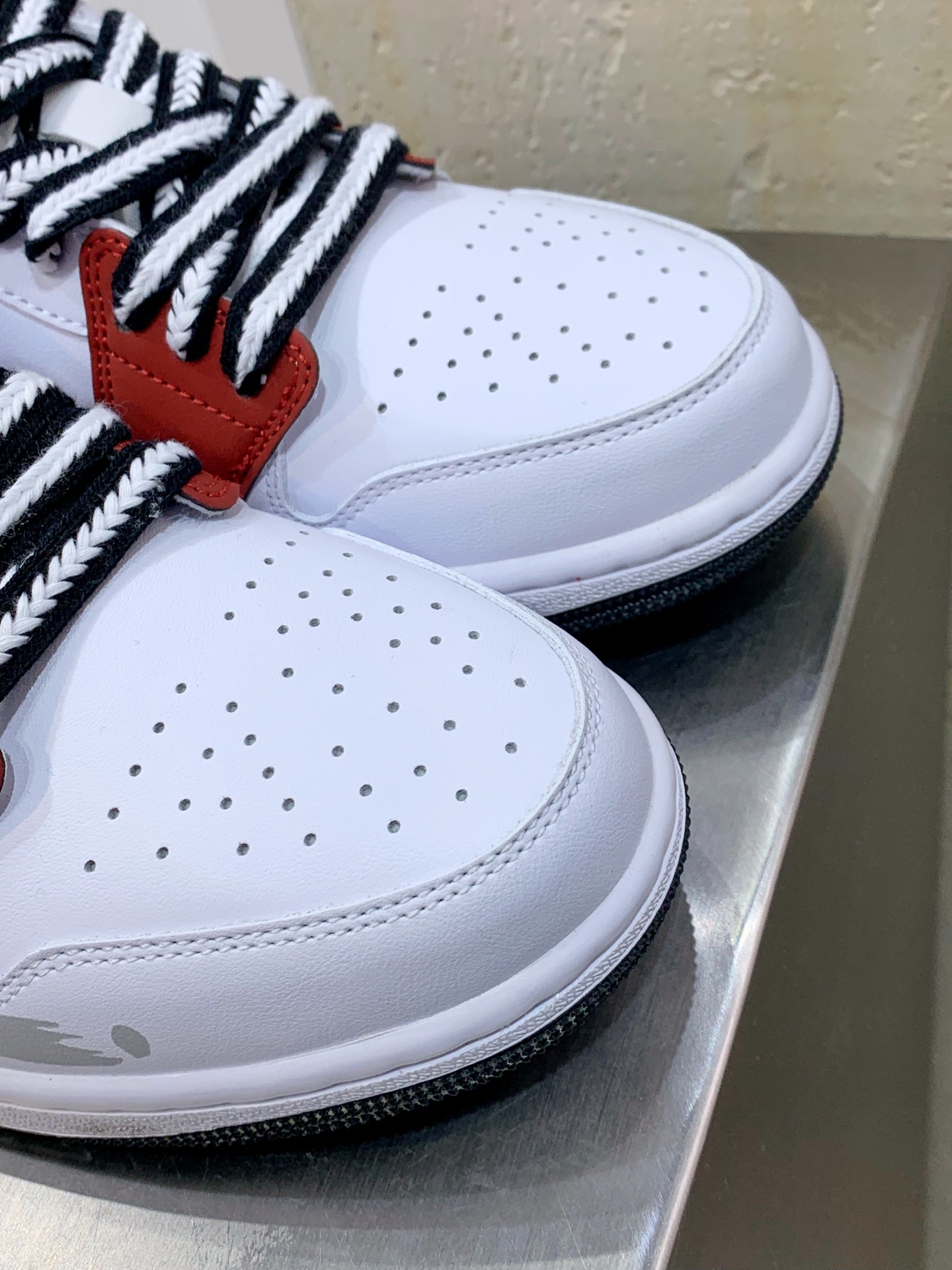 Air Jordan 4 White / Grey main view