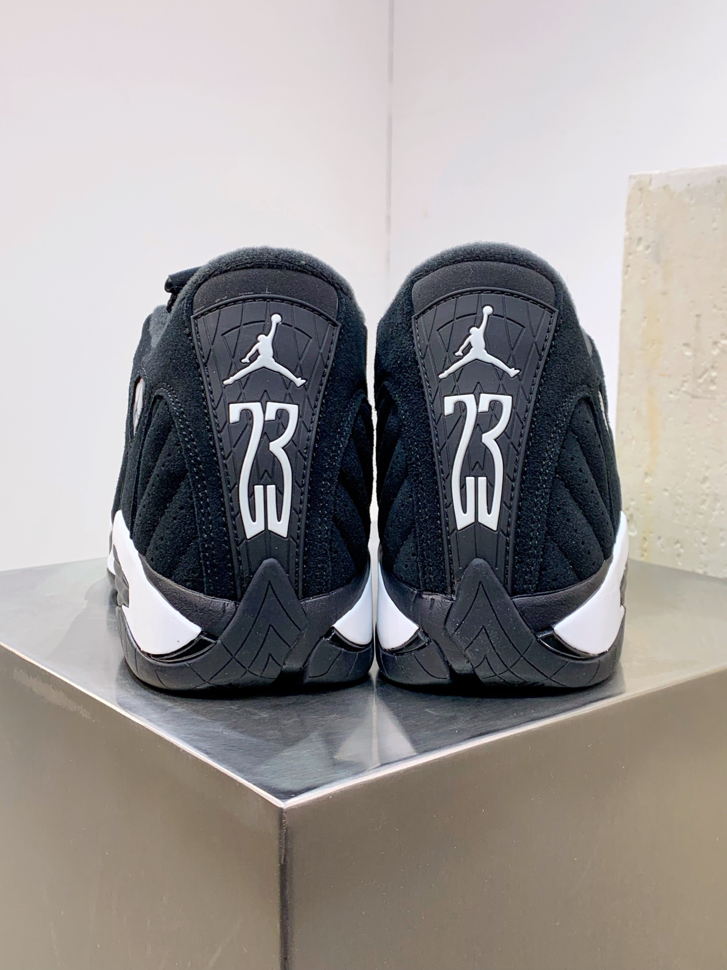 Air Jordan 4 Blue / Grey detail view 3