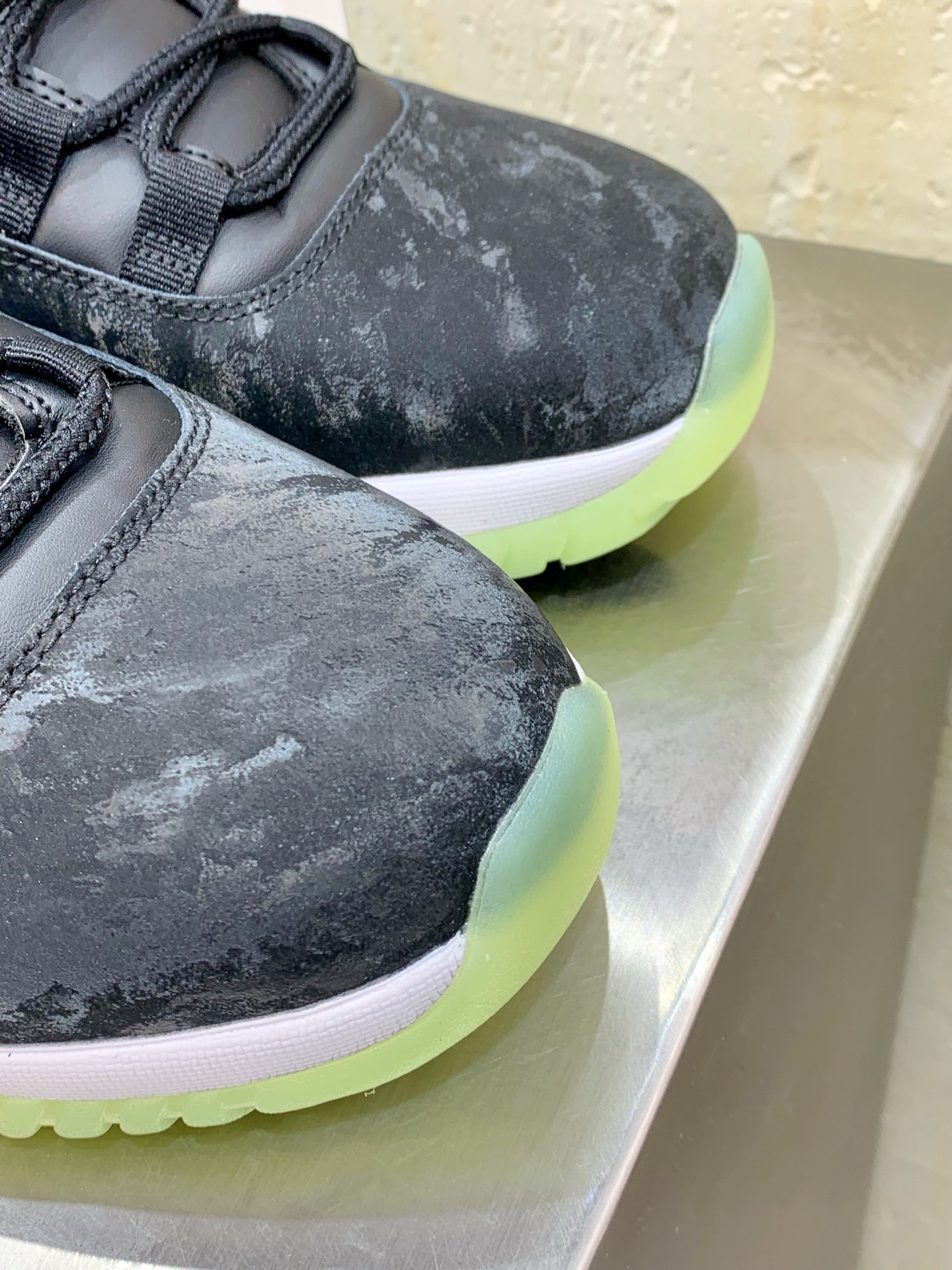 Air Jordan 4 Grey / White main view