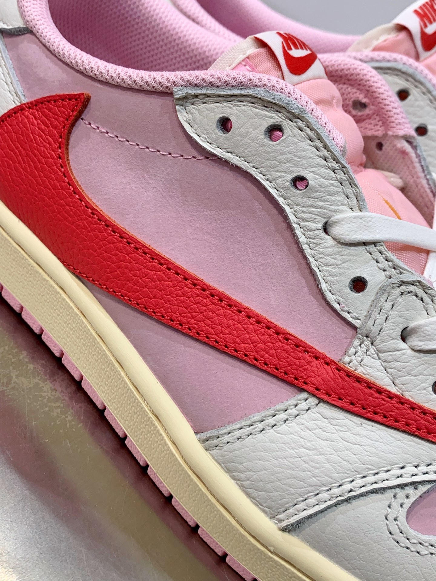 Nike Air Force 1 Low White / Grey detail view 1