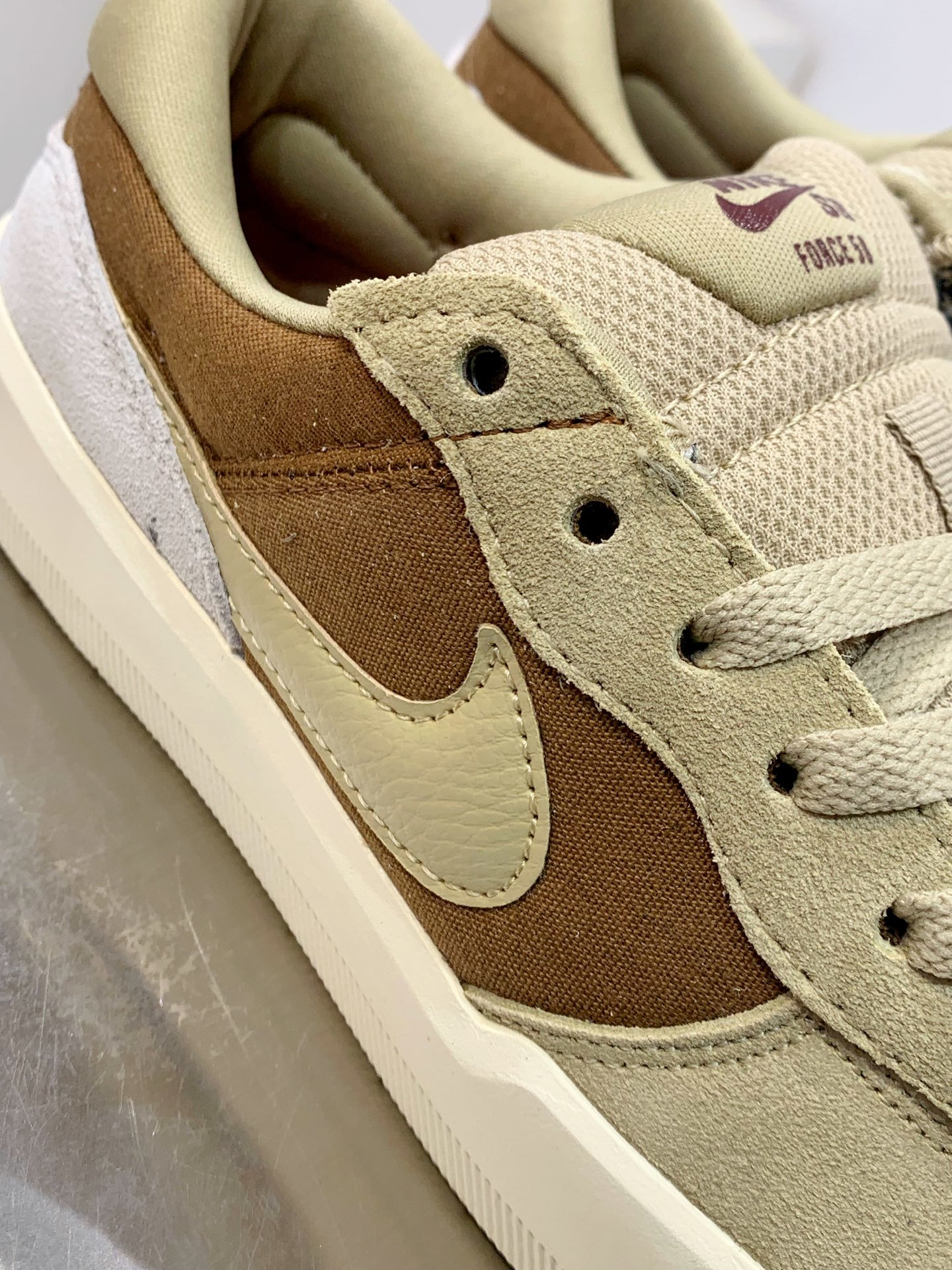 Nike Air Force 1 Low White / Grey detail view 1
