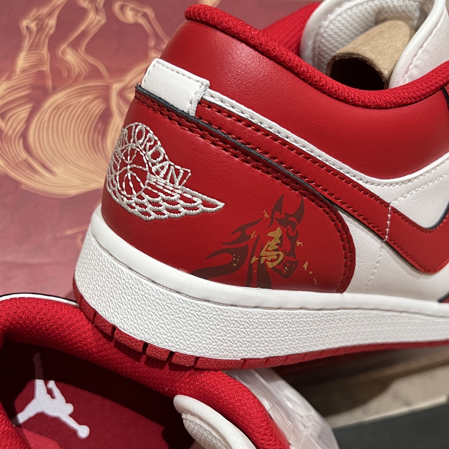 Nike Dunk Low Burgundy / White detail view 1