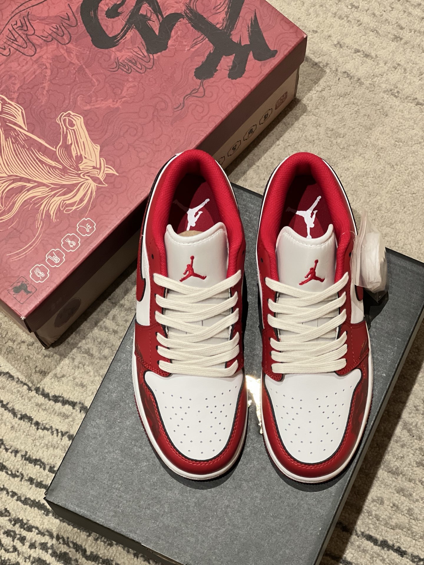 Nike Dunk Low Burgundy / White detail view 3