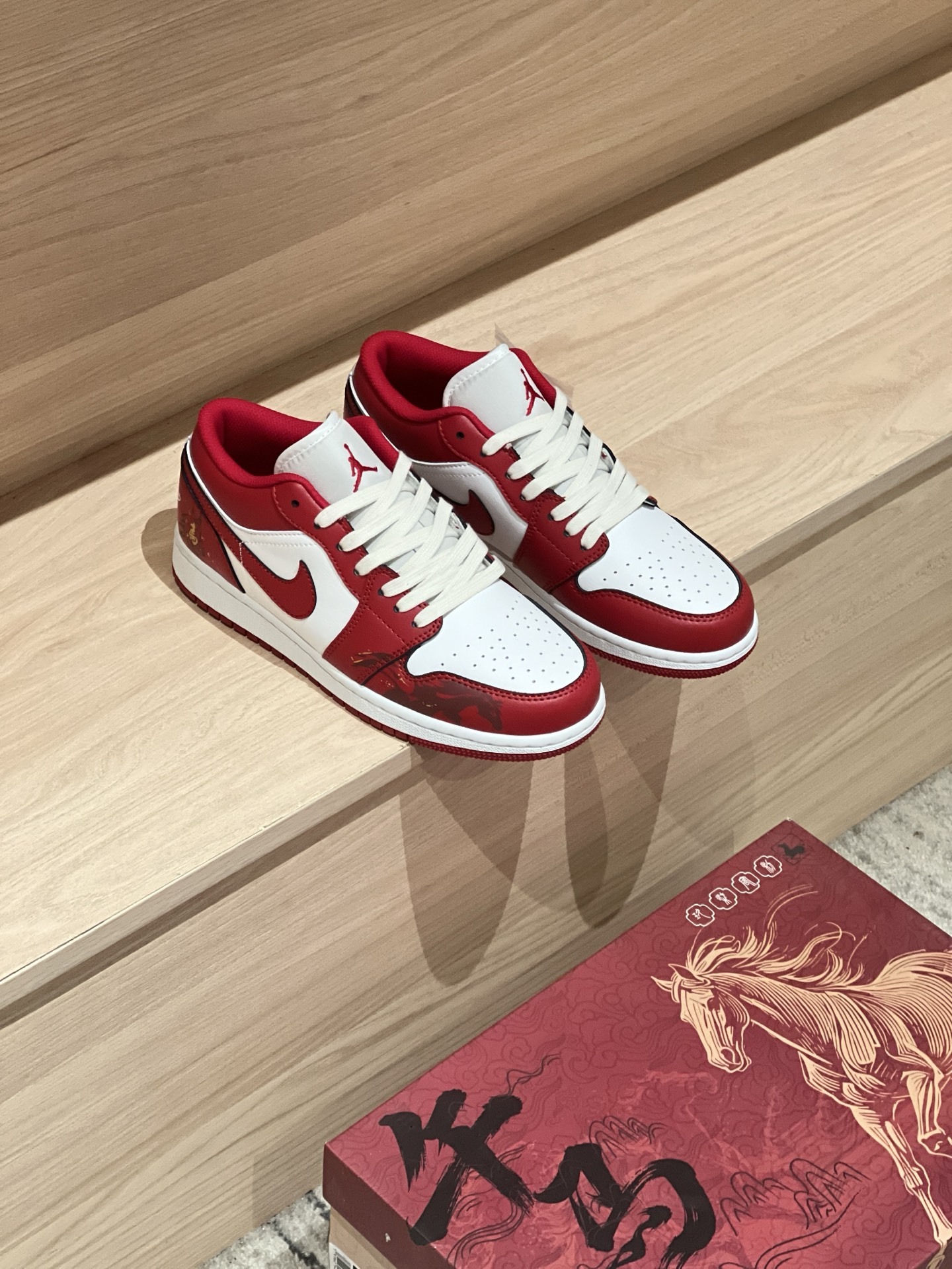 Nike Dunk Low Burgundy / White detail view 6