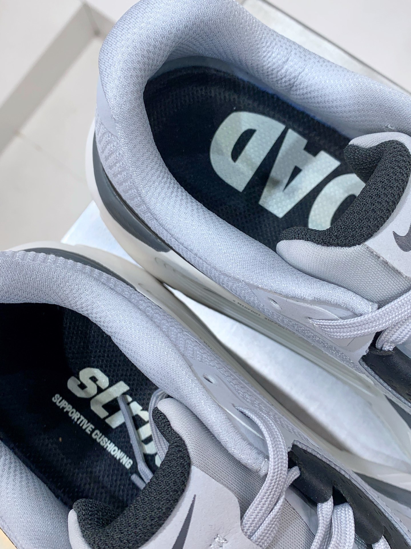 Nike Other Running White / Grey detail view 2