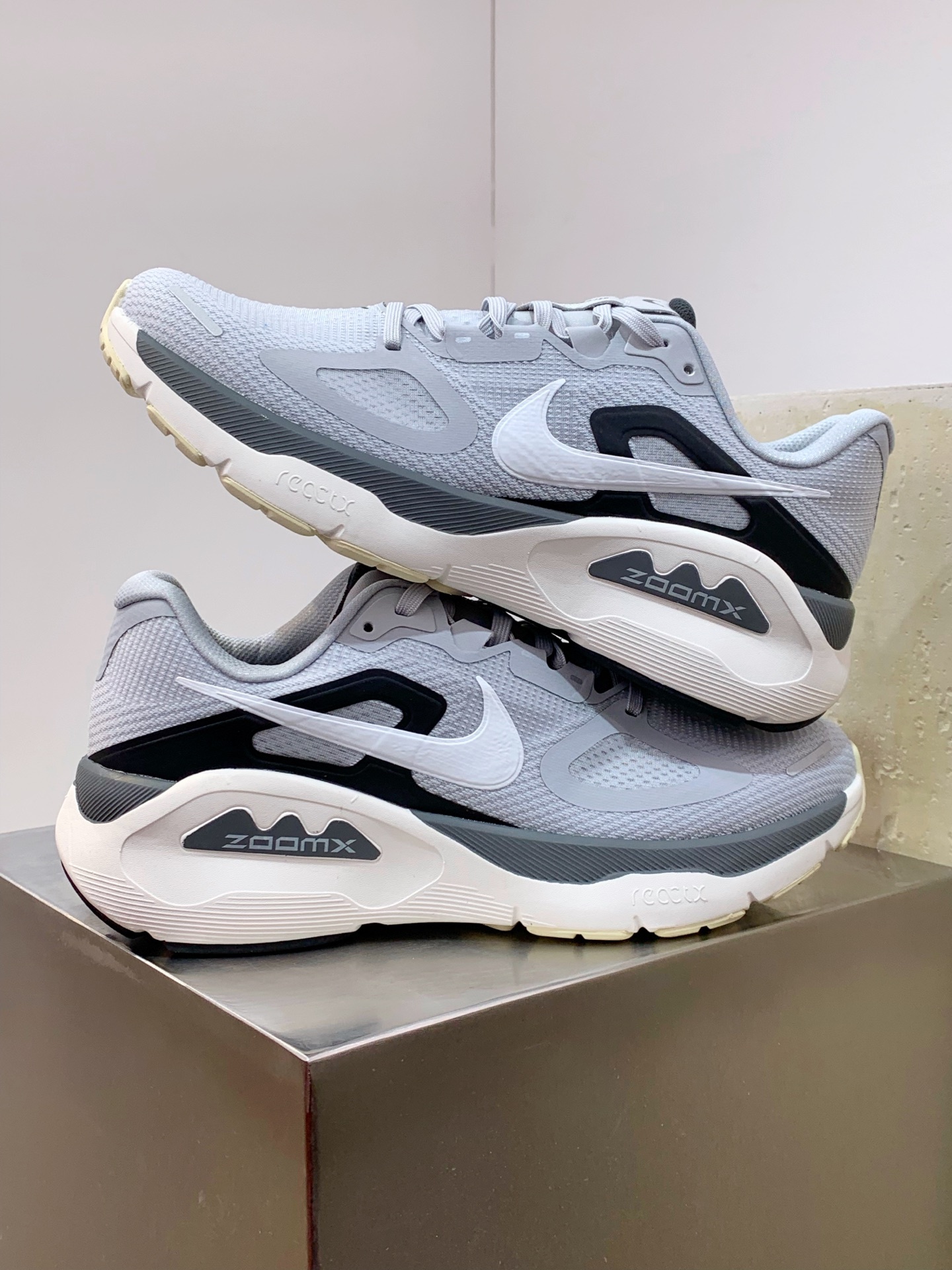 Nike Other Running White / Grey detail view 5
