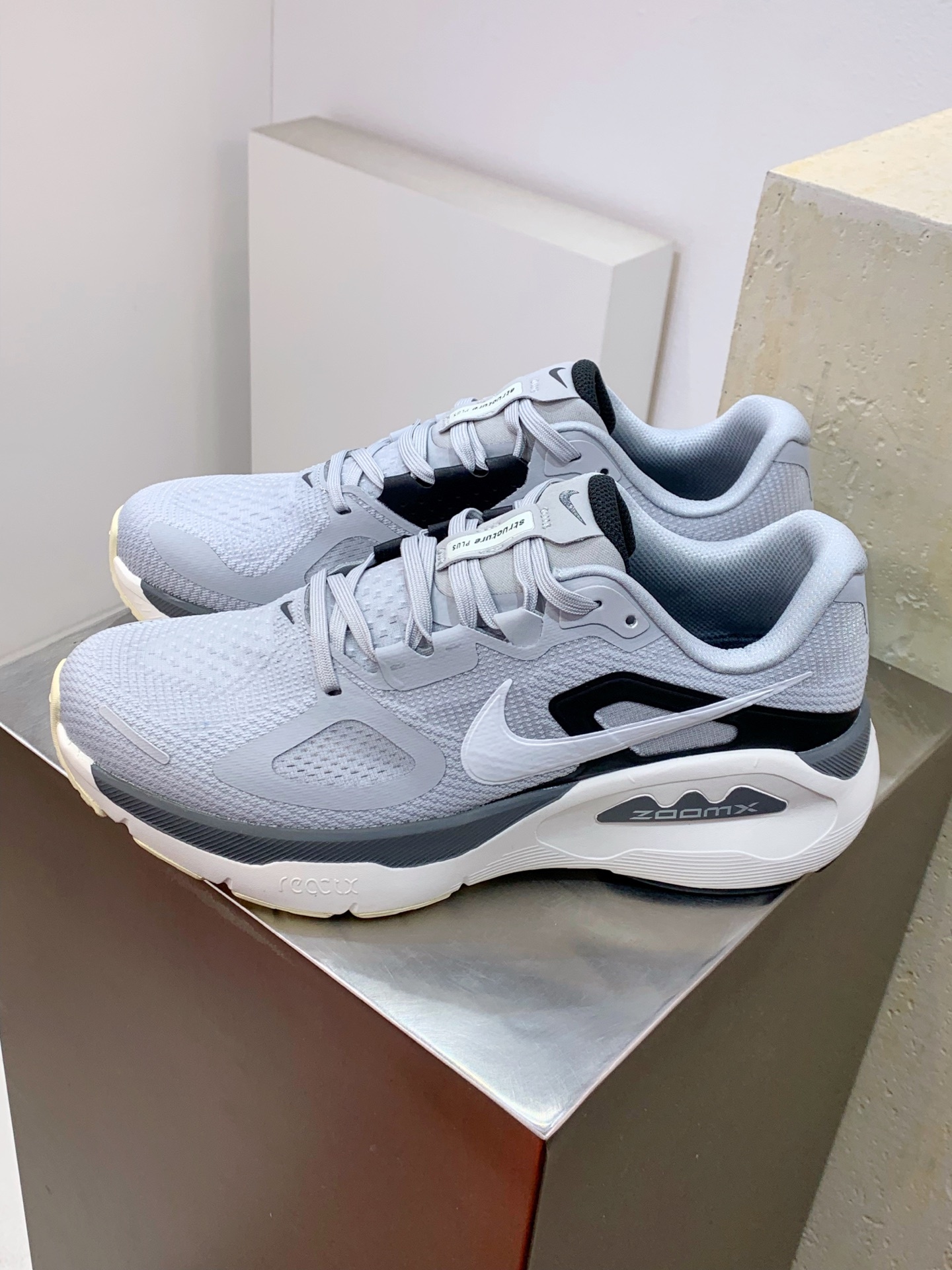 Nike Other Running White / Grey detail view 8