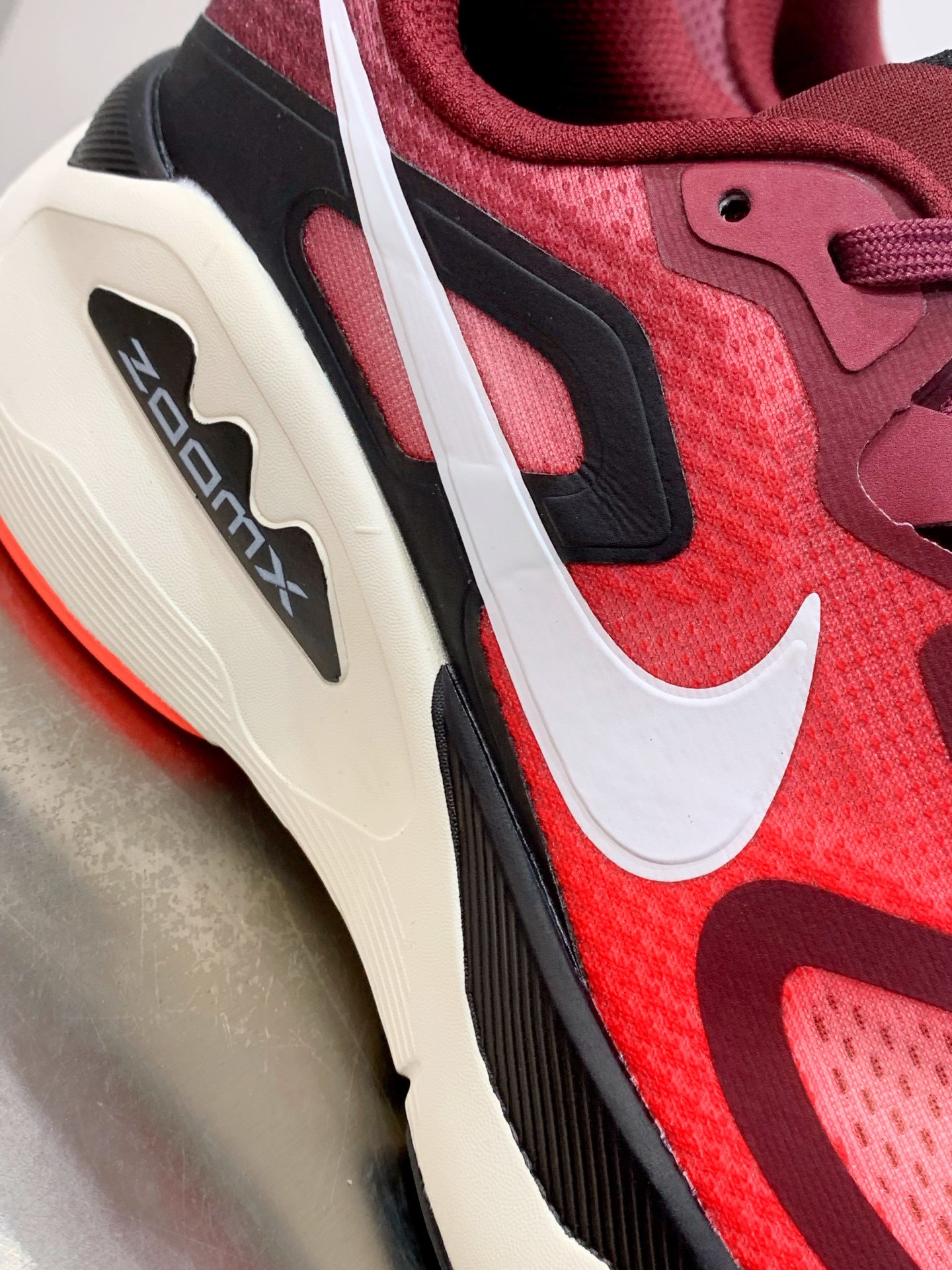 Nike Other Running Grey / Burgundy detail view 1