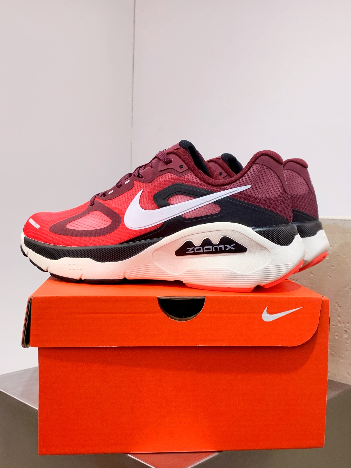 Nike Other Running Grey / Burgundy detail view 4