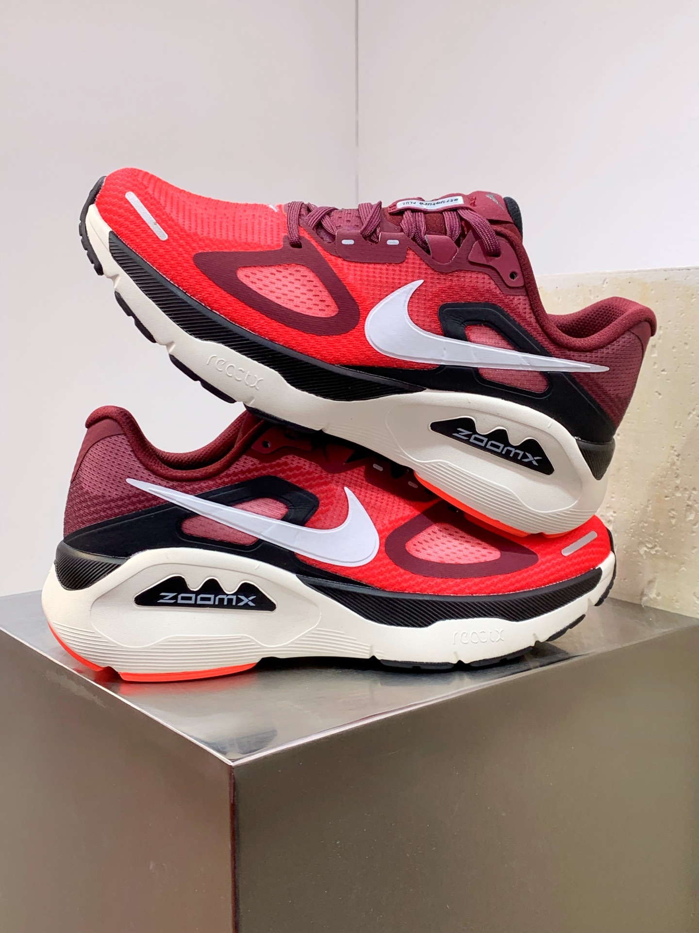 Nike Other Running Grey / Burgundy detail view 5
