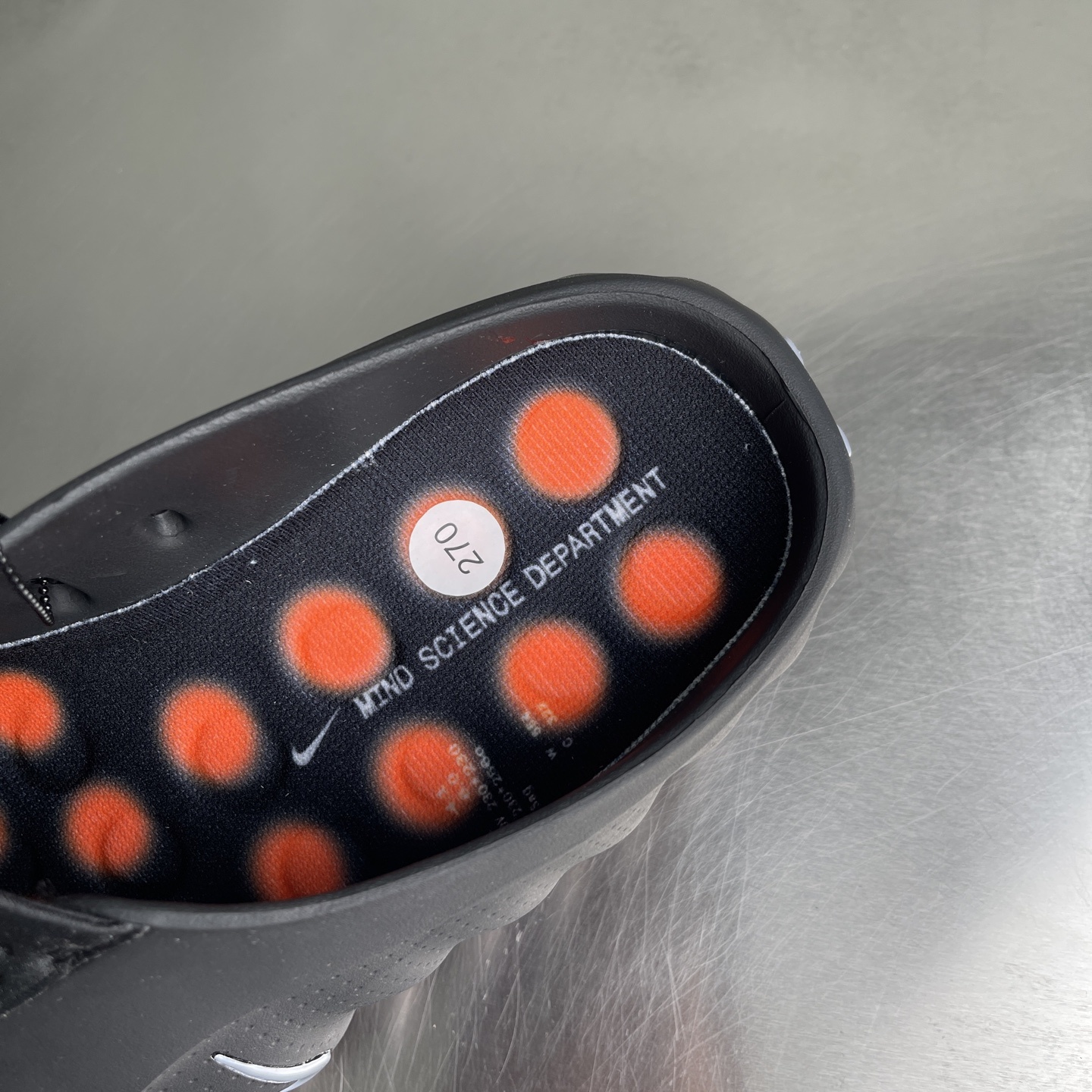 Nike Closed-Toe Slides Grey / Black detail view 1