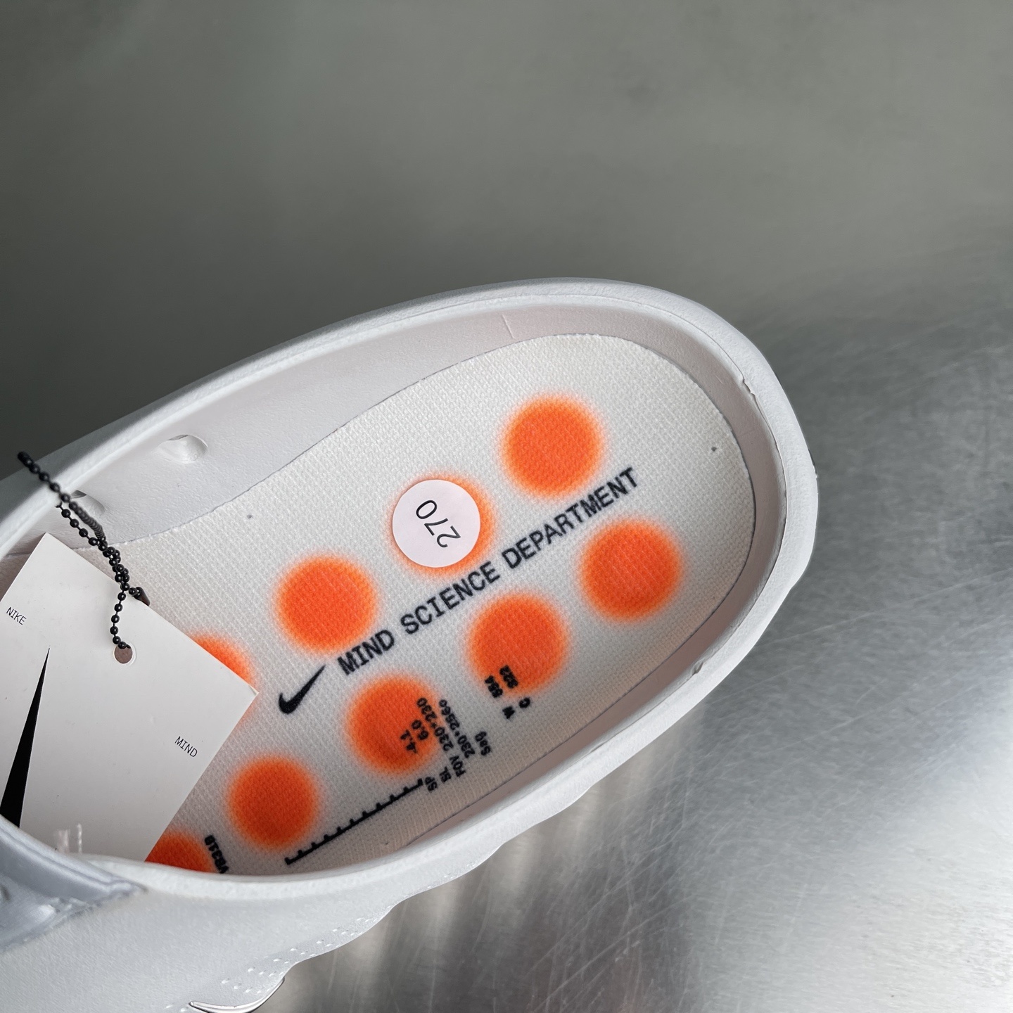 Nike Closed-Toe Slides Grey / White detail view 2