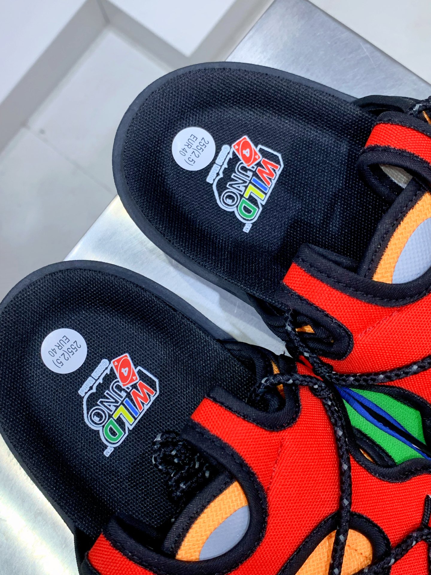 Nike Slides Black / Grey detail view 2