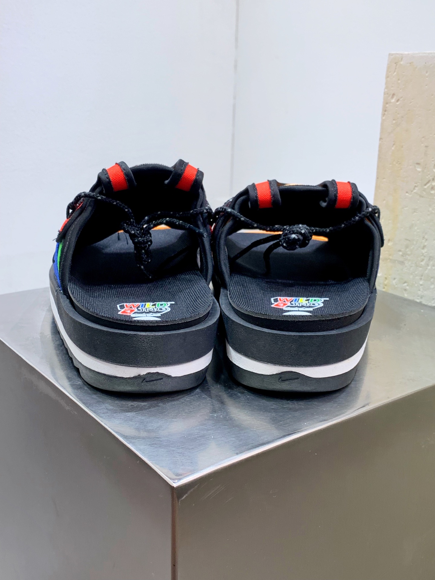 Nike Slides Black / Grey detail view 3
