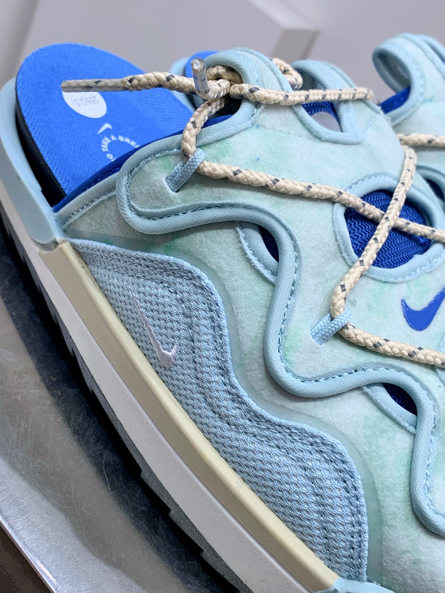 Nike Slides Blue / White detail view 1