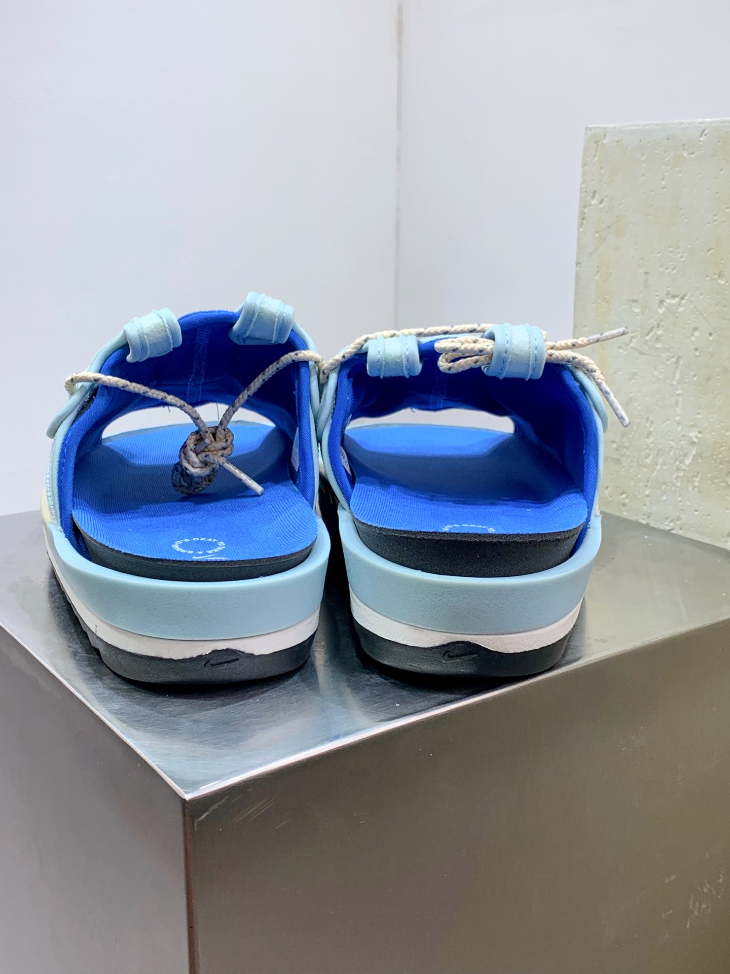 Nike Slides Blue / White detail view 3