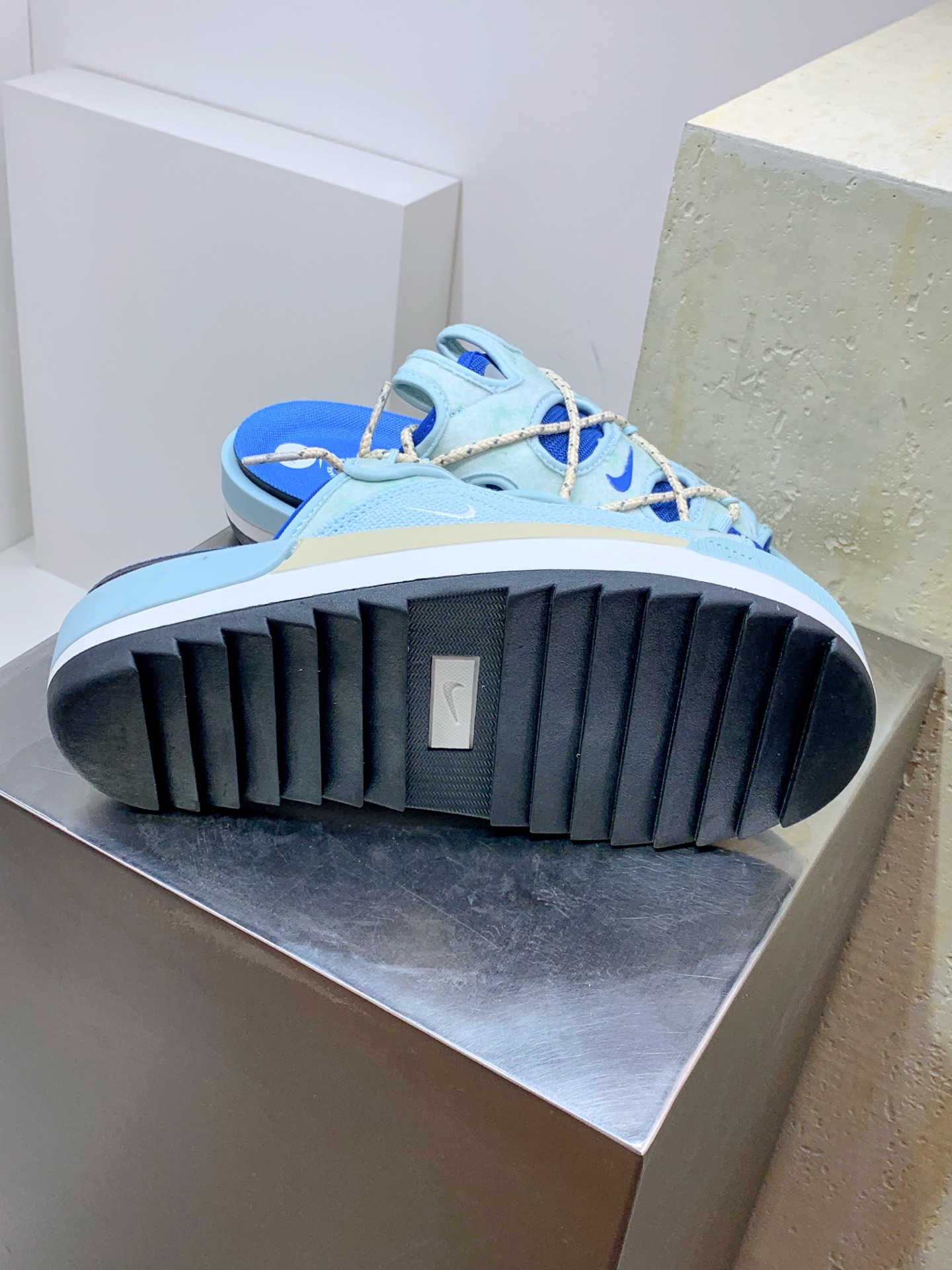 Nike Slides Blue / White detail view 6