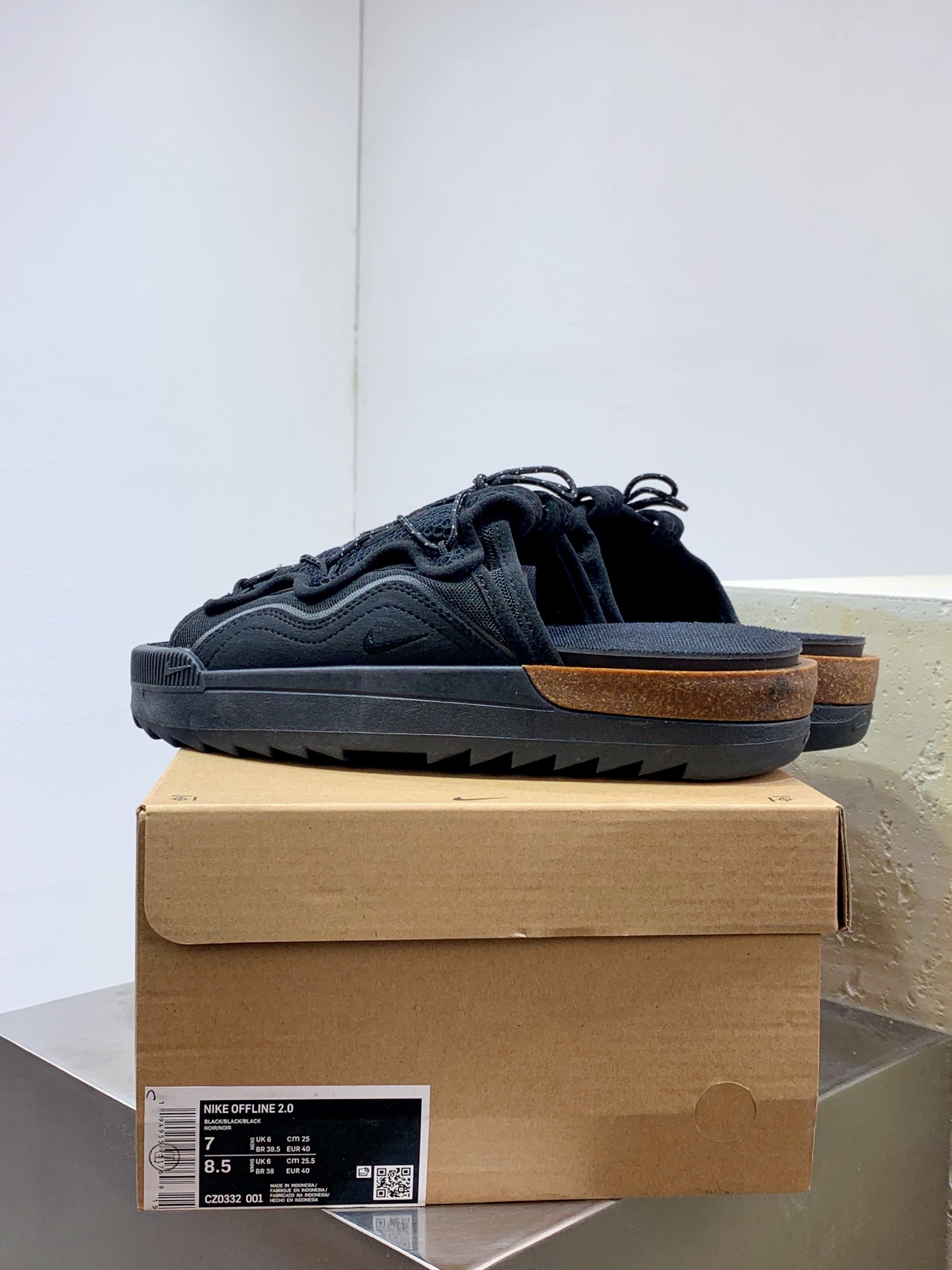 Nike Slides Grey / White detail view 4