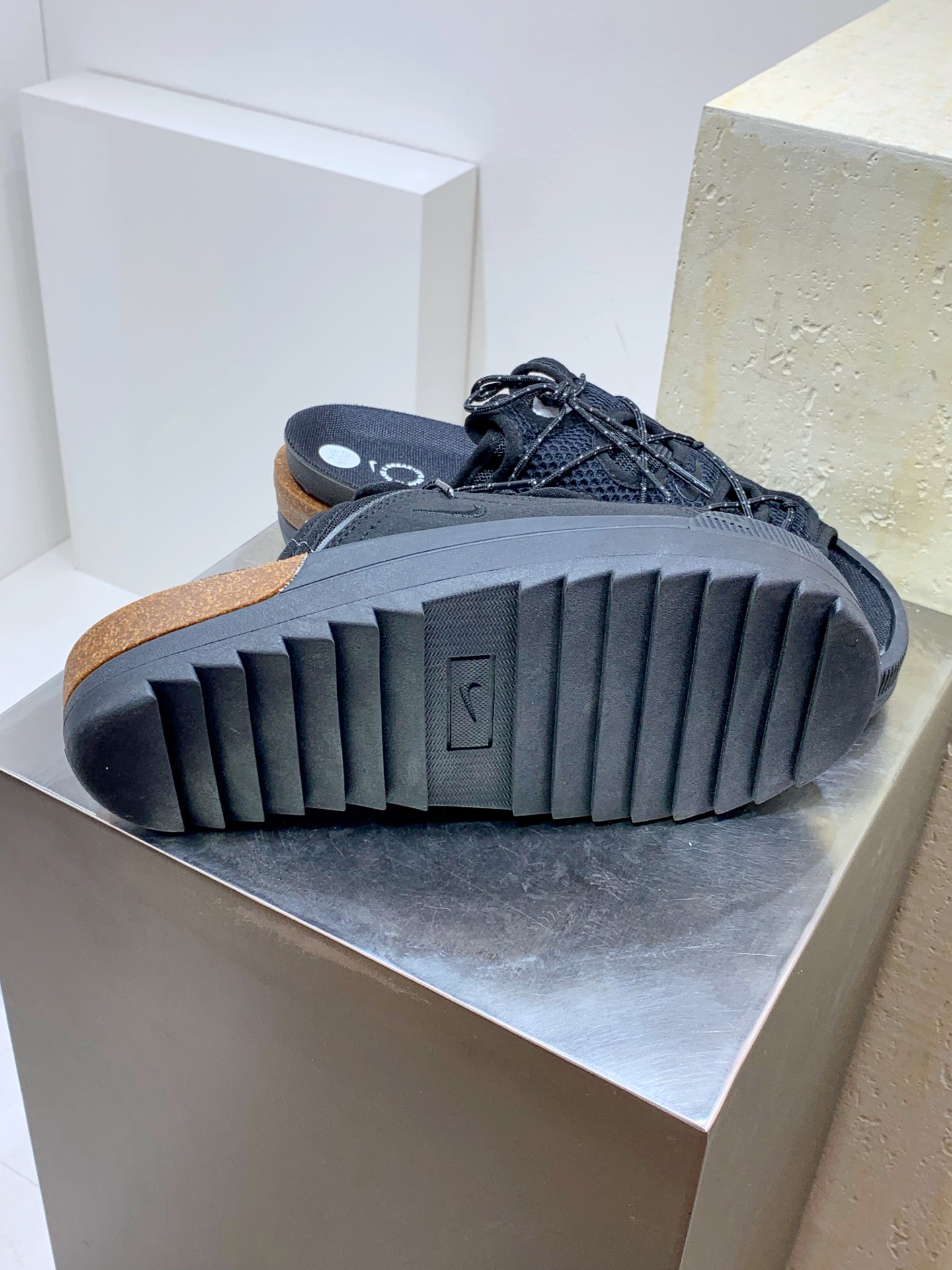 Nike Slides Grey / White detail view 6