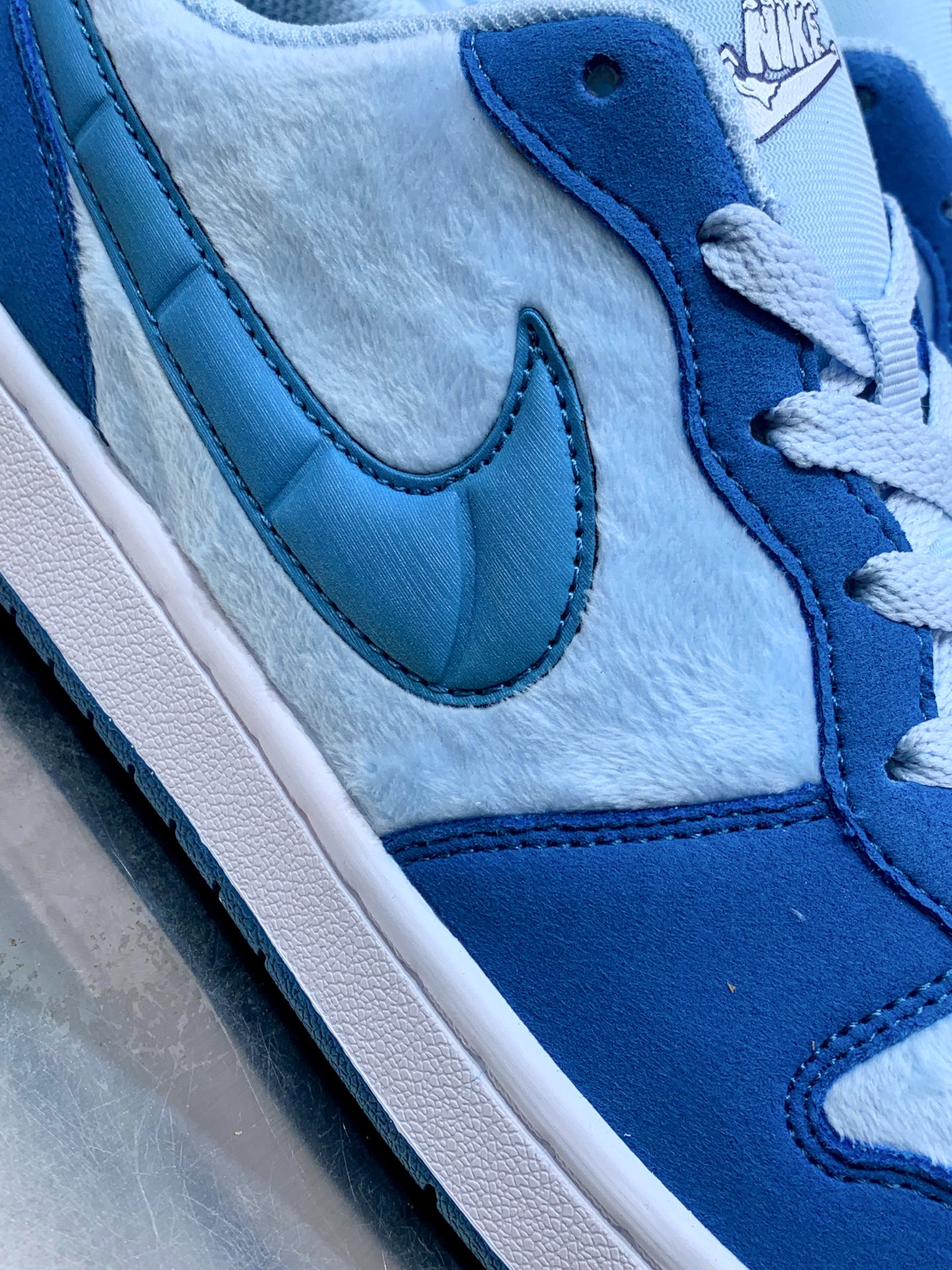 Nike Dunk Low Blue / Grey detail view 1
