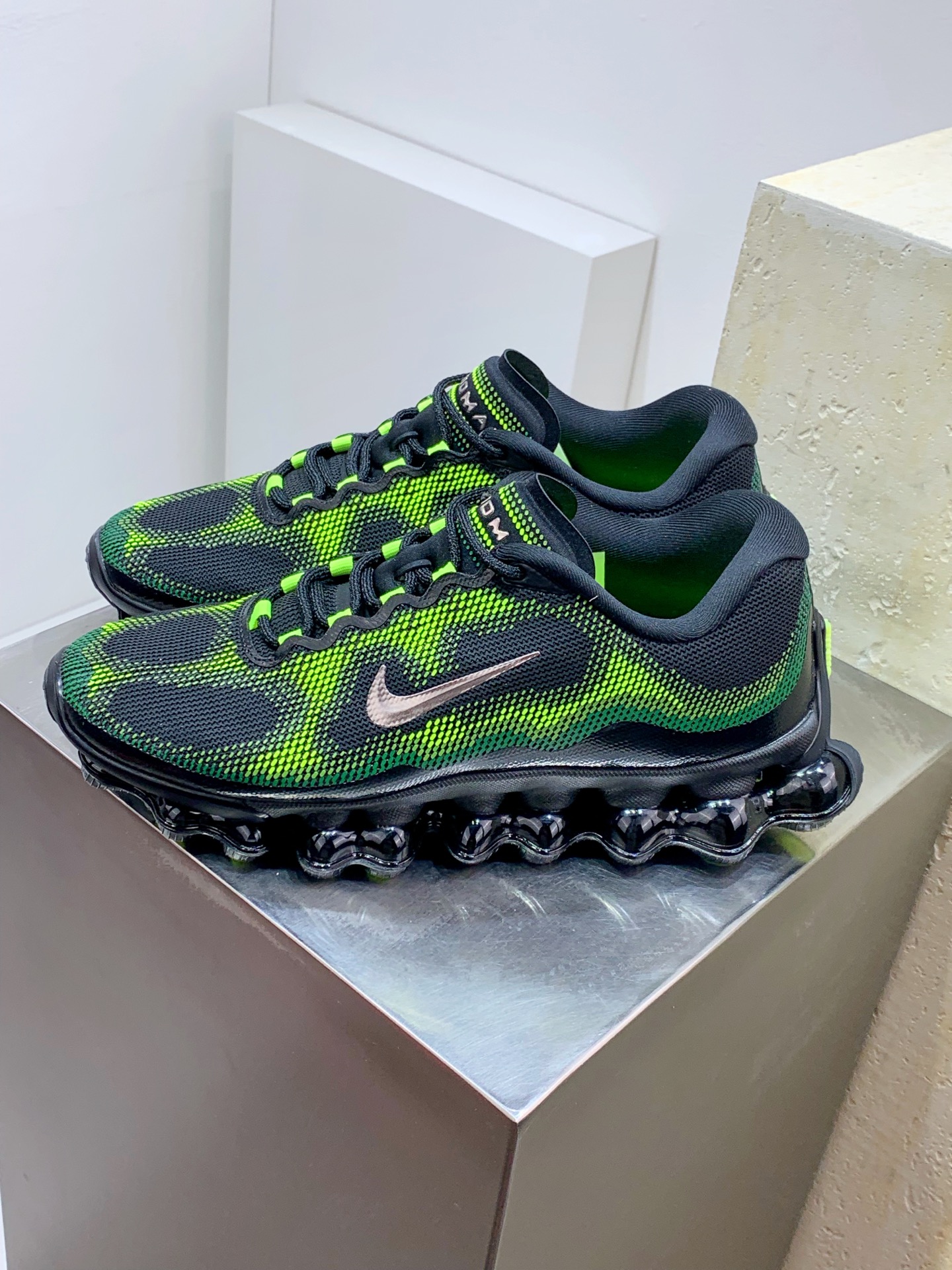 Nike Other Running Grey / Green detail view 8