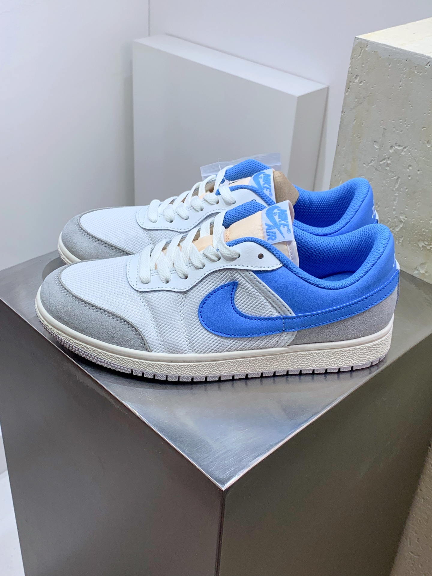 Nike Air Force 1 Low White / Grey detail view 8