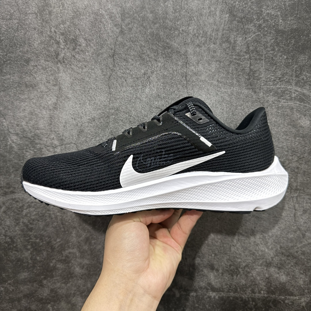 Nike FB7179-001 Running Shoes detail view 1
