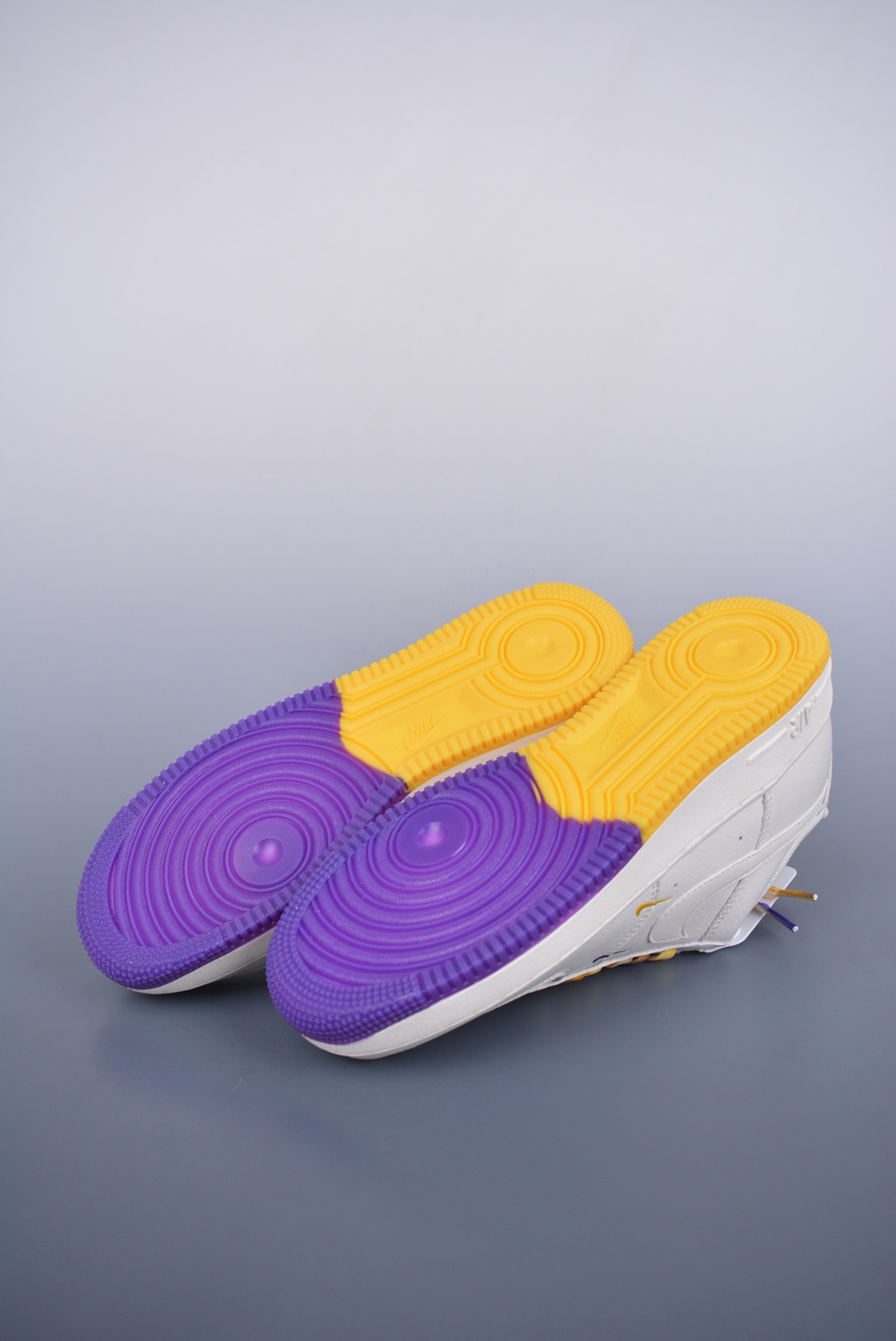 Nike Air Force 1 Sneakers Purple detail view 2