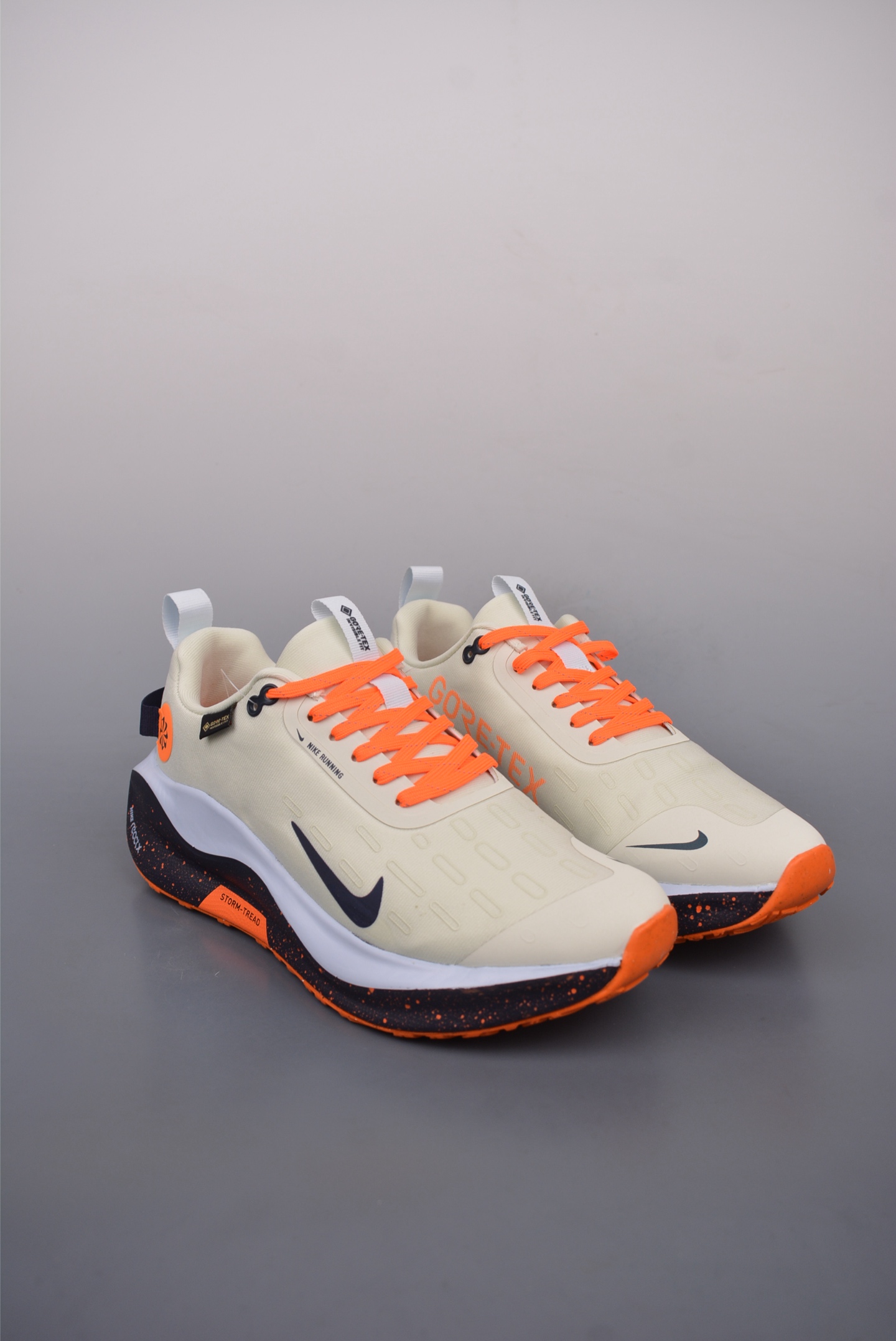 Nike HQ0265 Sneakers main view
