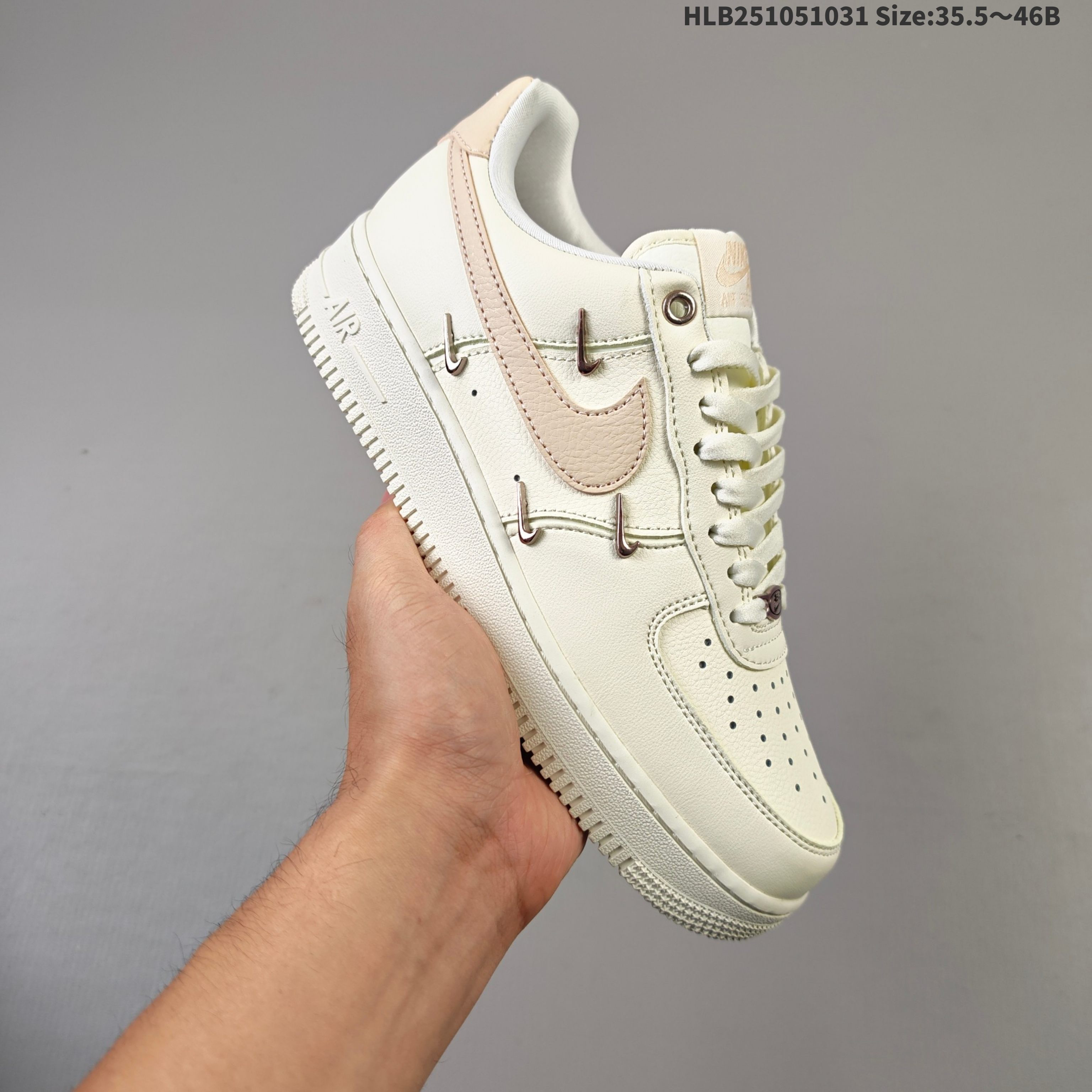 Nike Air Force 1 Sneakers Silver detail view 1