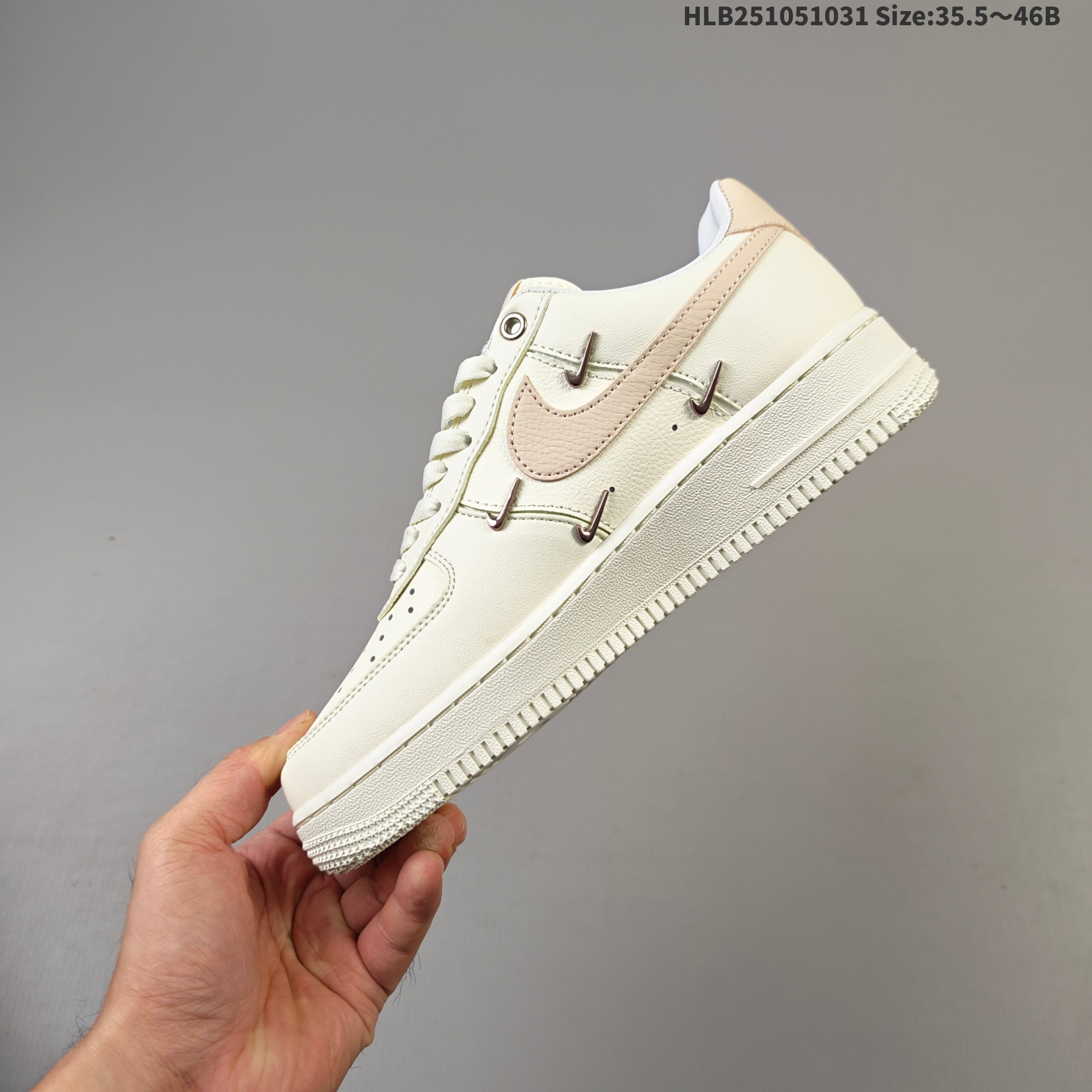 Nike Air Force 1 Sneakers Silver detail view 2