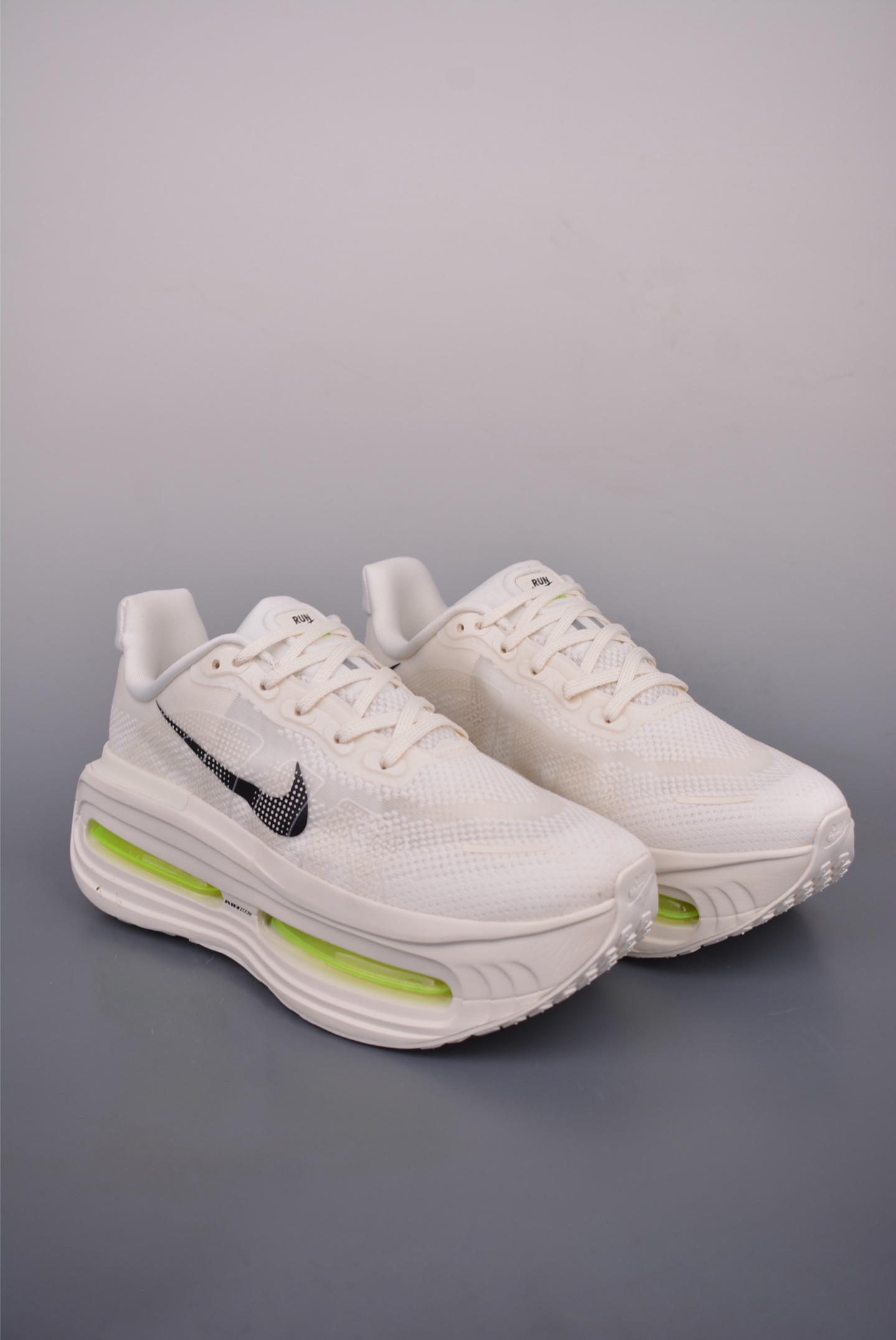Nike FN8453 Running Shoes main view
