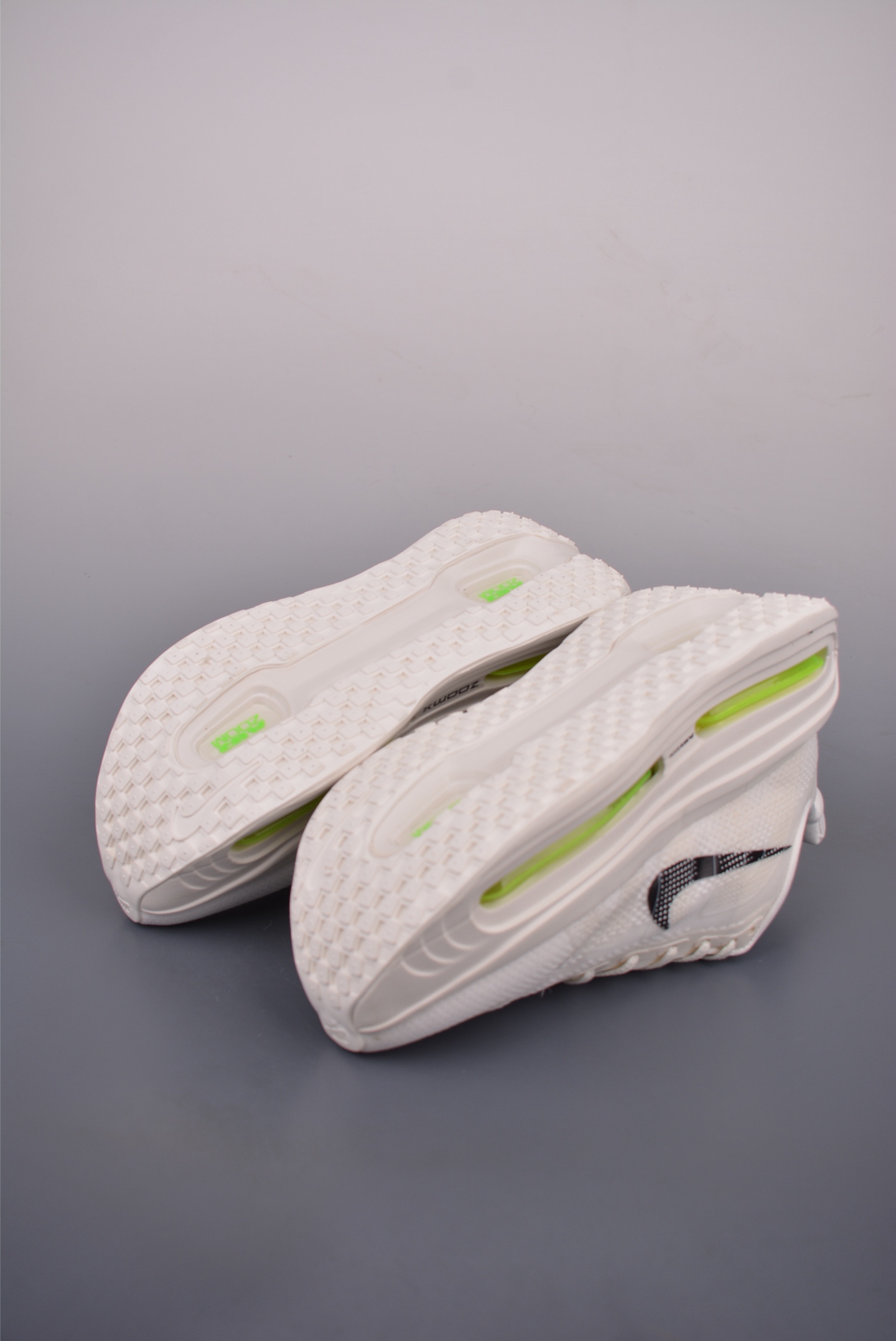 Nike FN8453 Running Shoes detail view 2