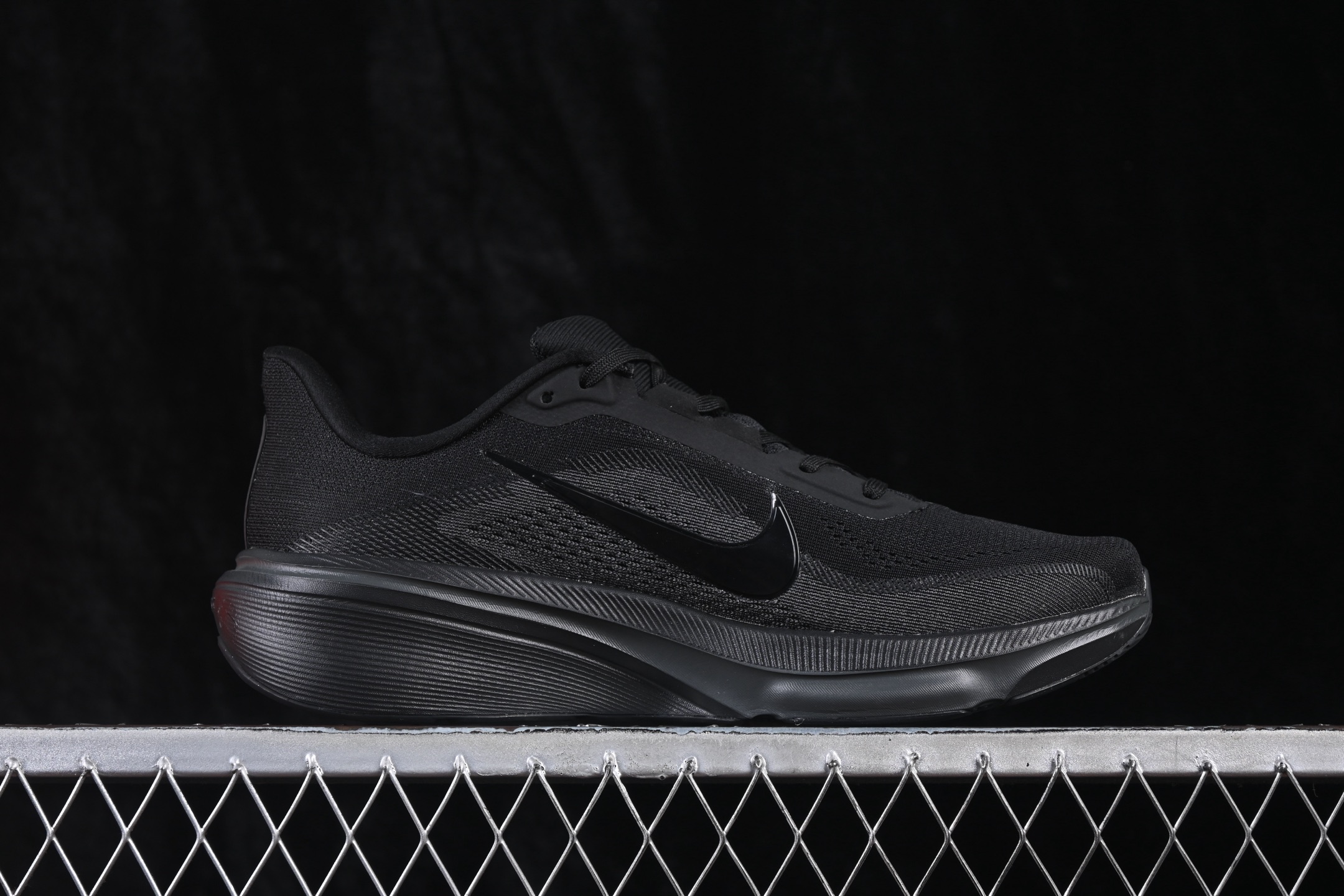 Nike IB1873-003 Running Shoes detail view 1