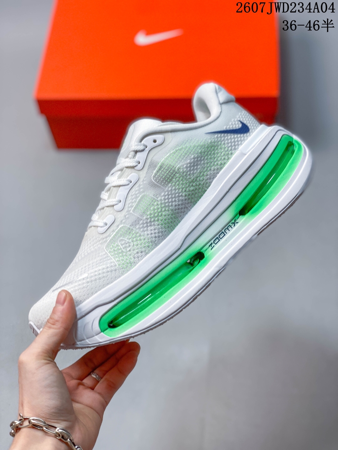 Nike HQ2050-102 Running Shoes detail view 2