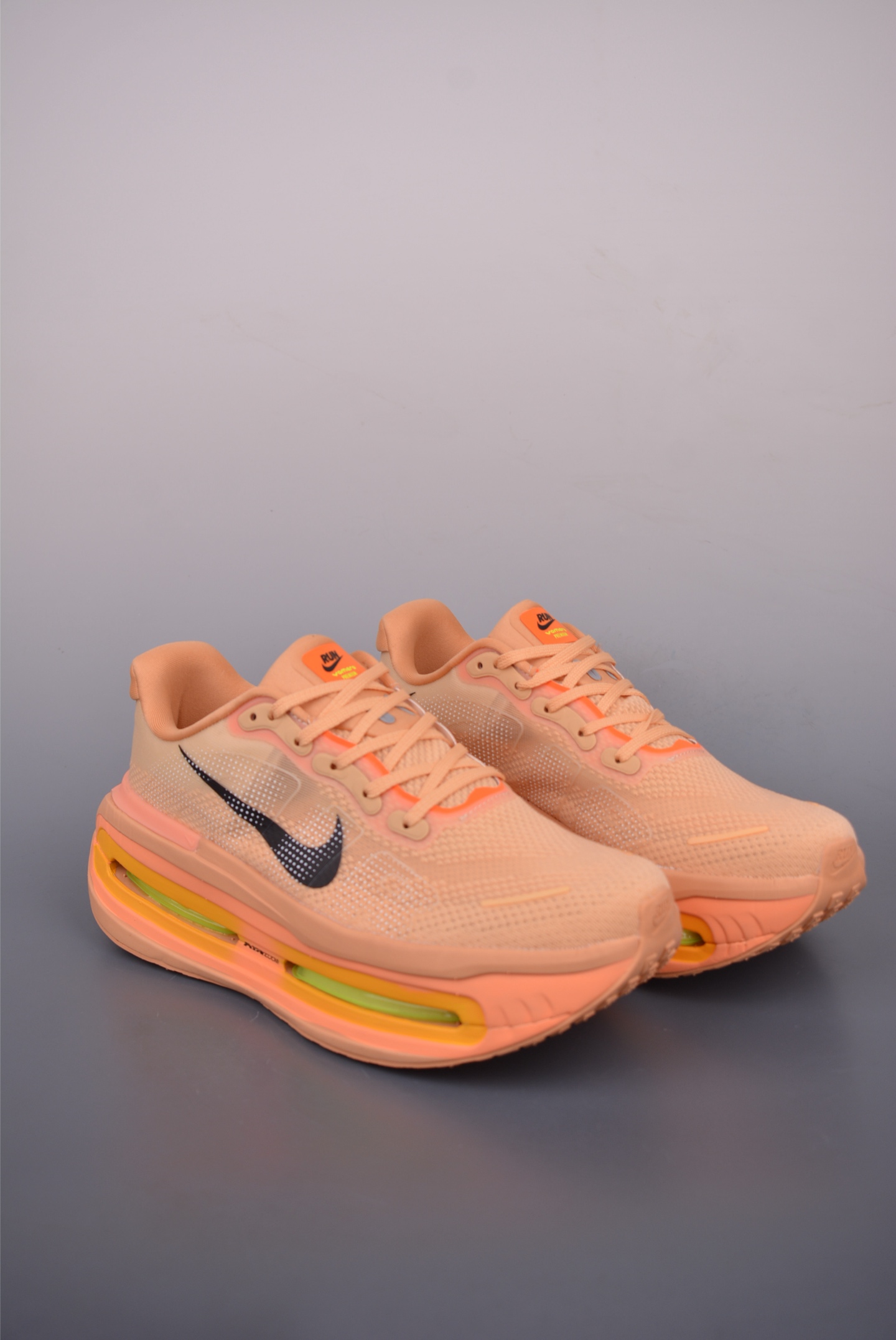 Nike HQ2050 Running Shoes main view