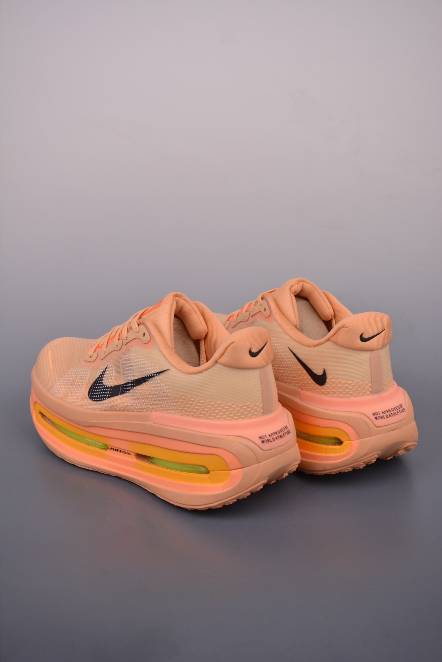 Nike HQ2050 Running Shoes detail view 1