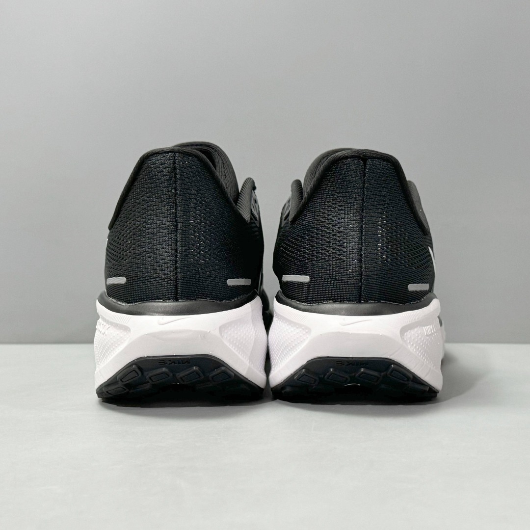 Nike P125 Running Shoes Black detail view 2
