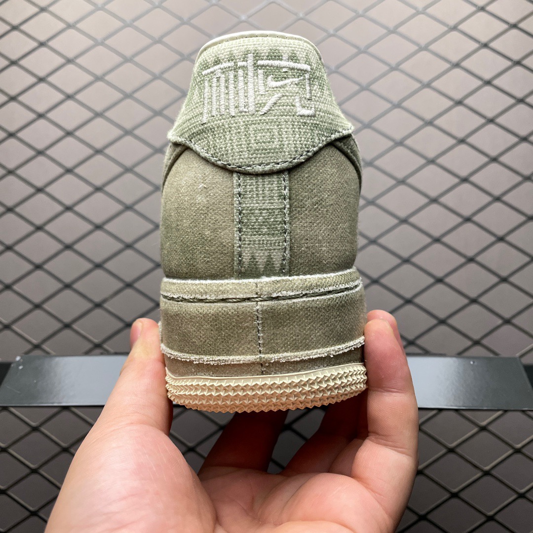 Nike Air Force 1 Sneakers Green detail view 1