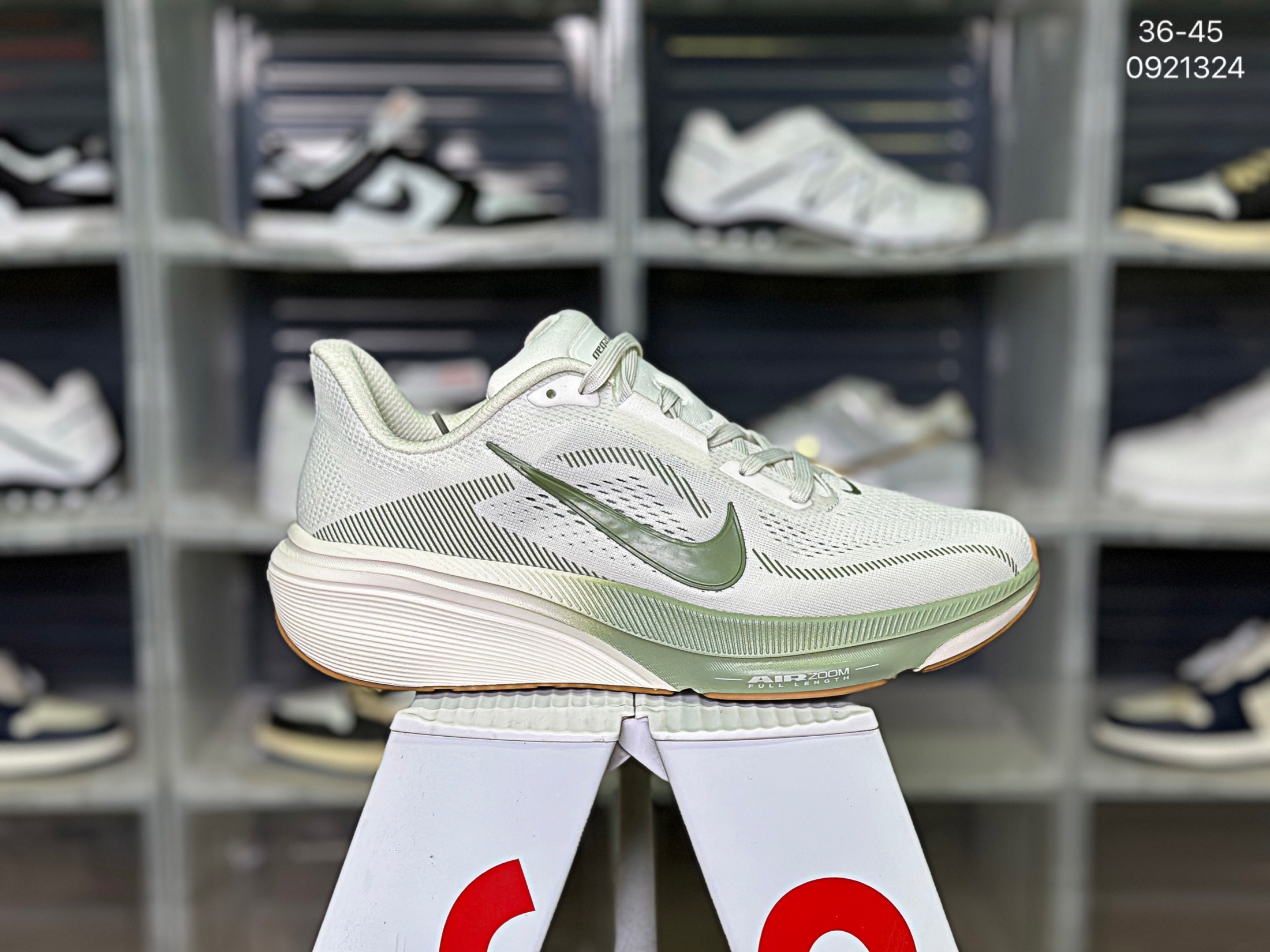 Nike IH1847-001 Running Shoes main view
