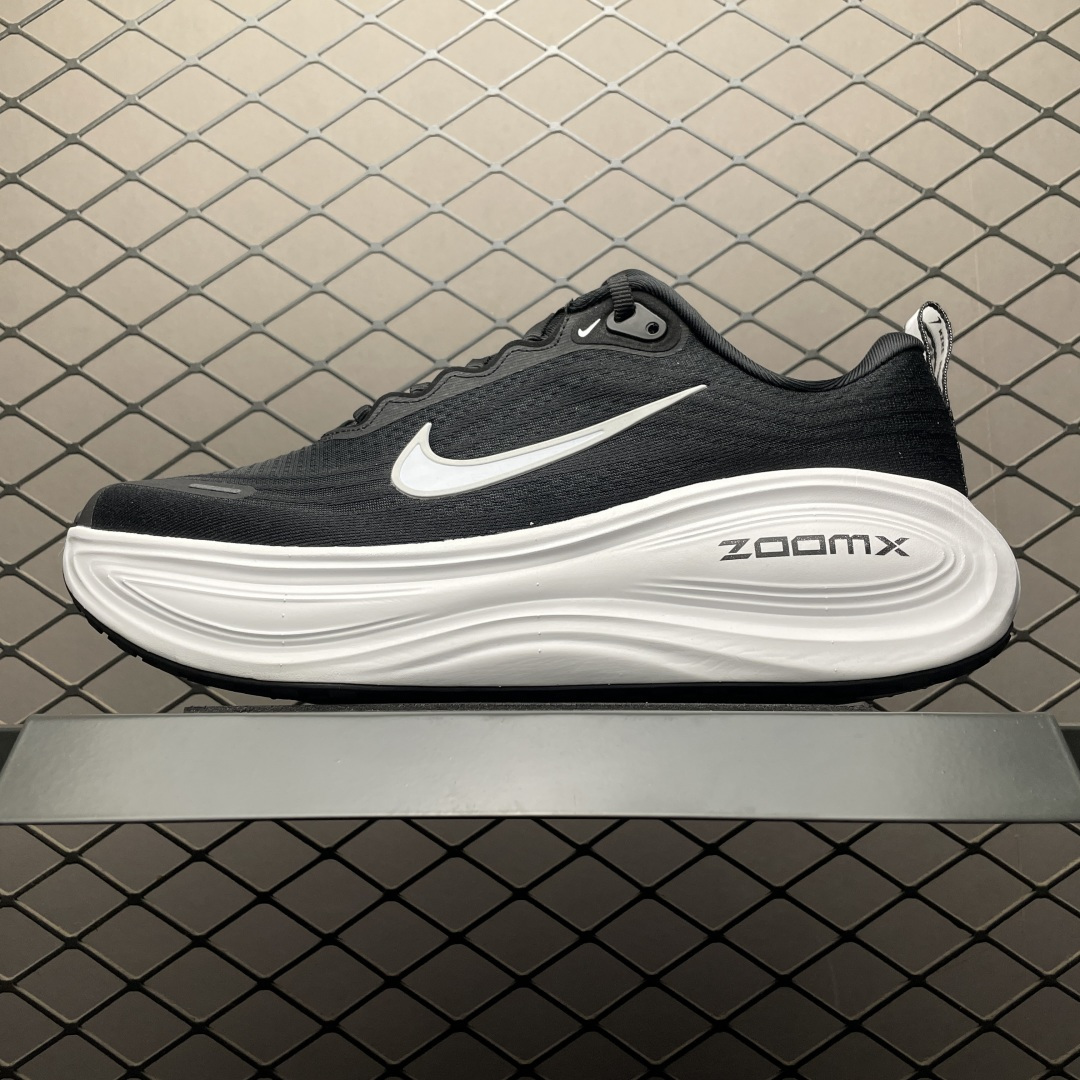 Nike HV8150-002 Running Shoes main view