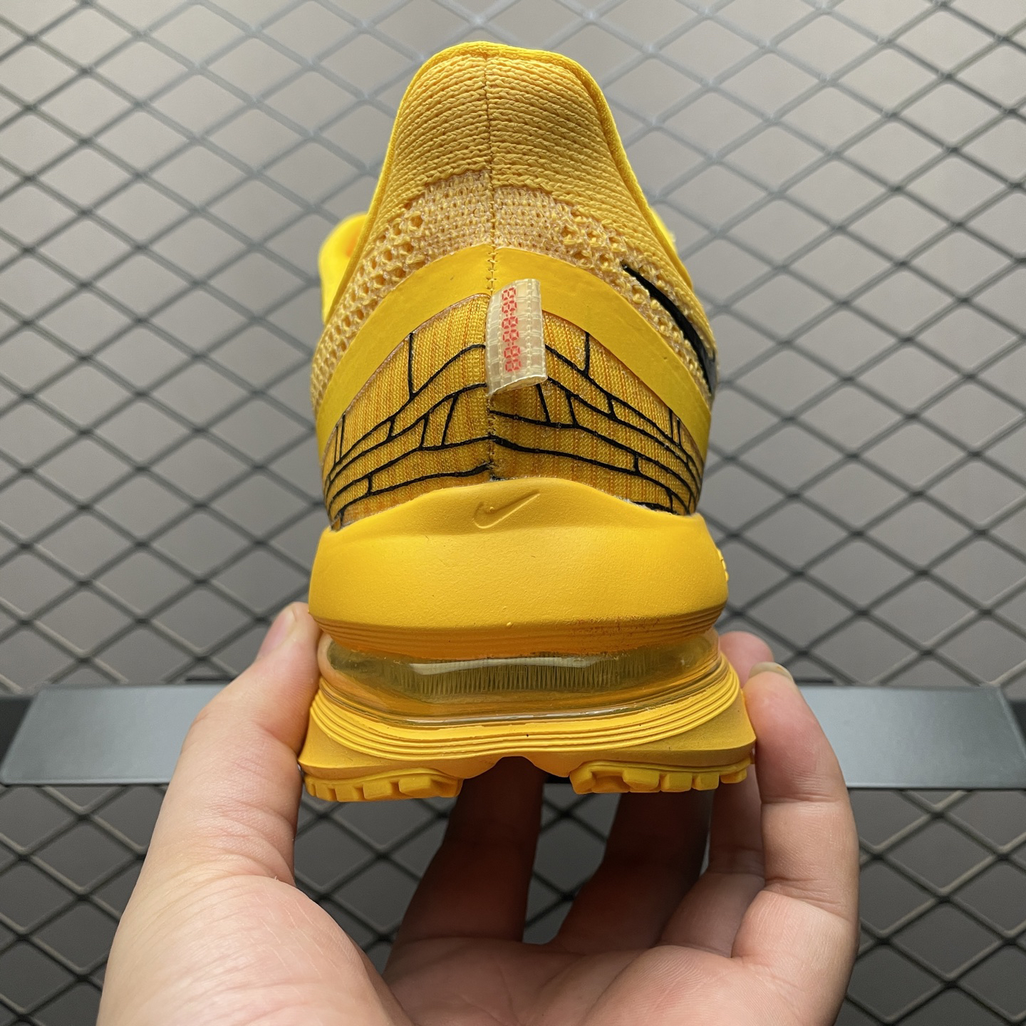 Nike IH3256-700 Running Shoes detail view 1