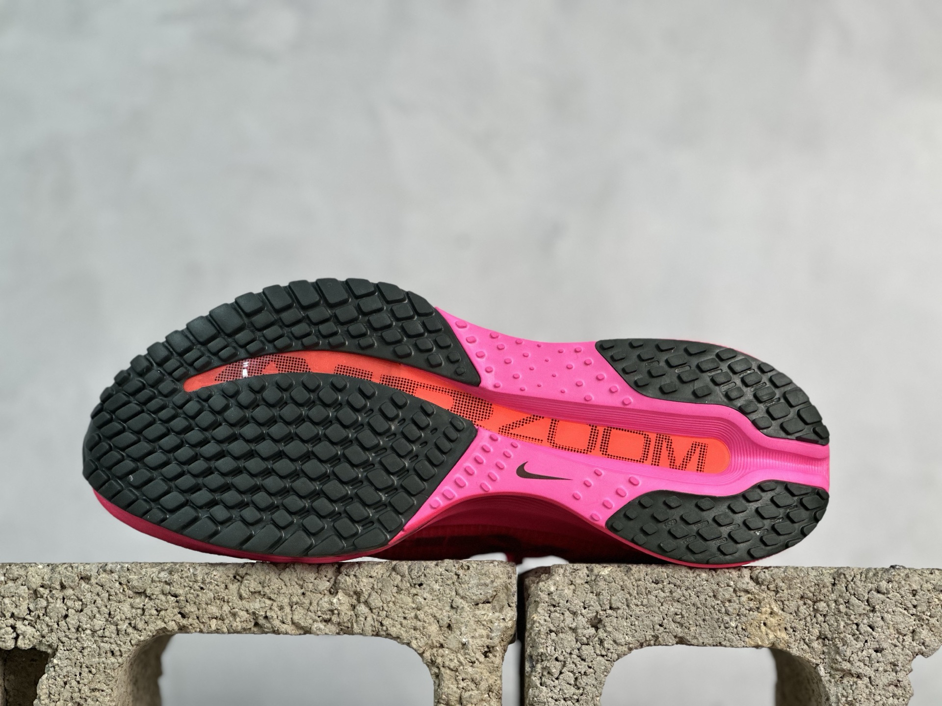 Nike HQ2592-101 Running Shoes Pink detail view 2