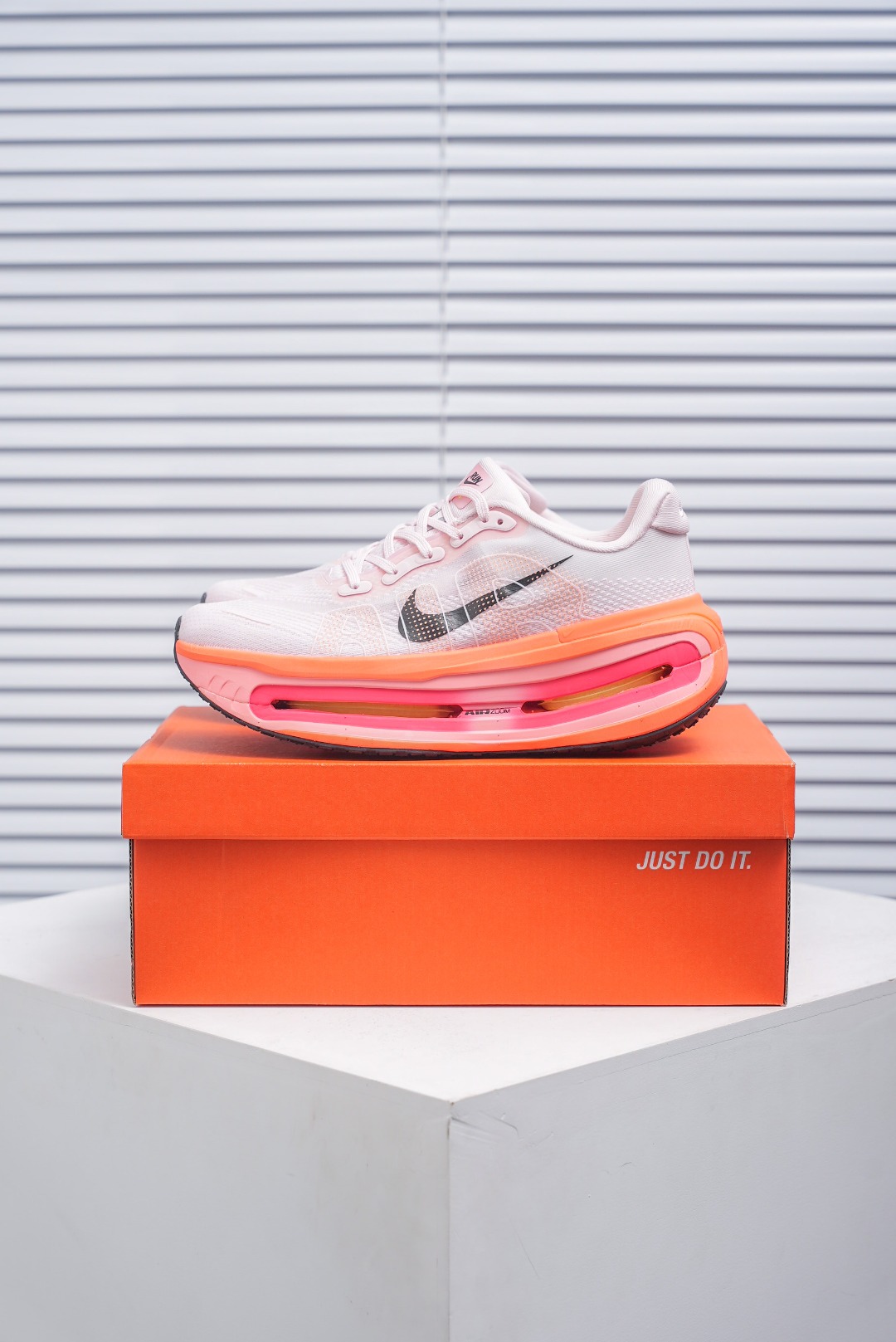 Nike HQ2050 442 Running Shoes main view