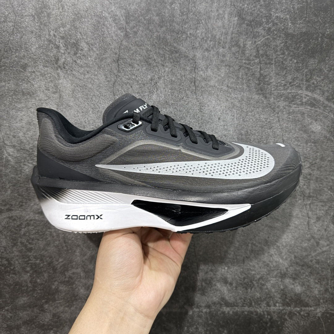 Nike FN8454-001 Running Shoes main view