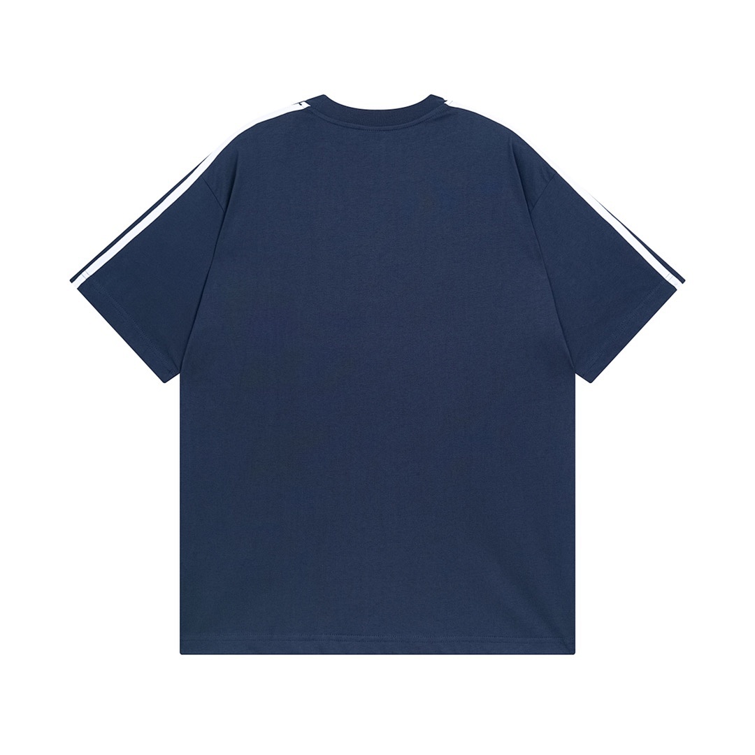 Balenciaga T-Shirt detail view 1