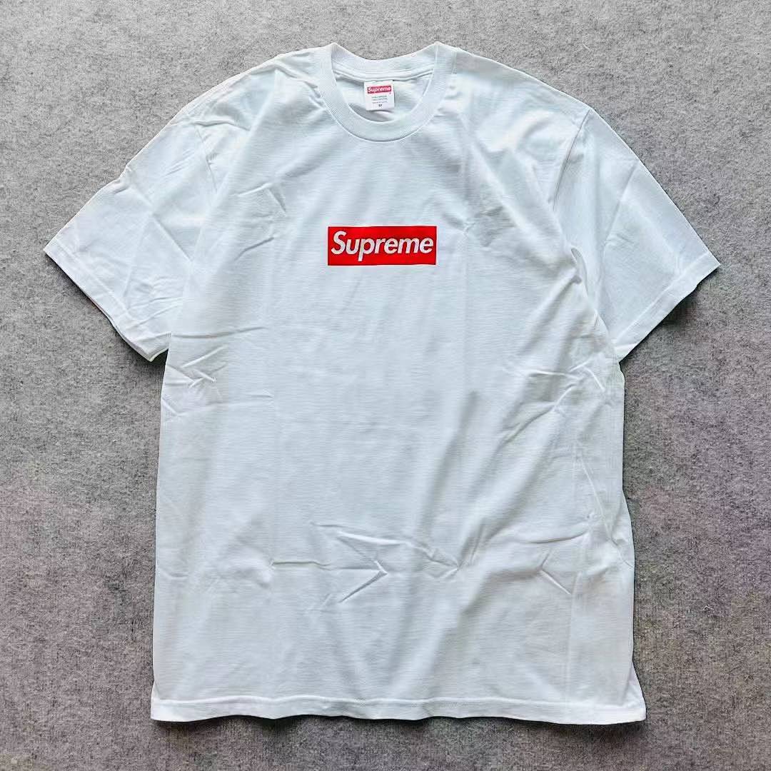 Supreme T-Shirt Style 002 detail view 3