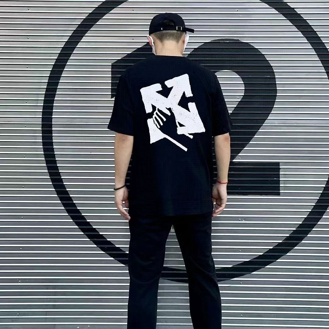 Off-White W T-Shirt detail view 1